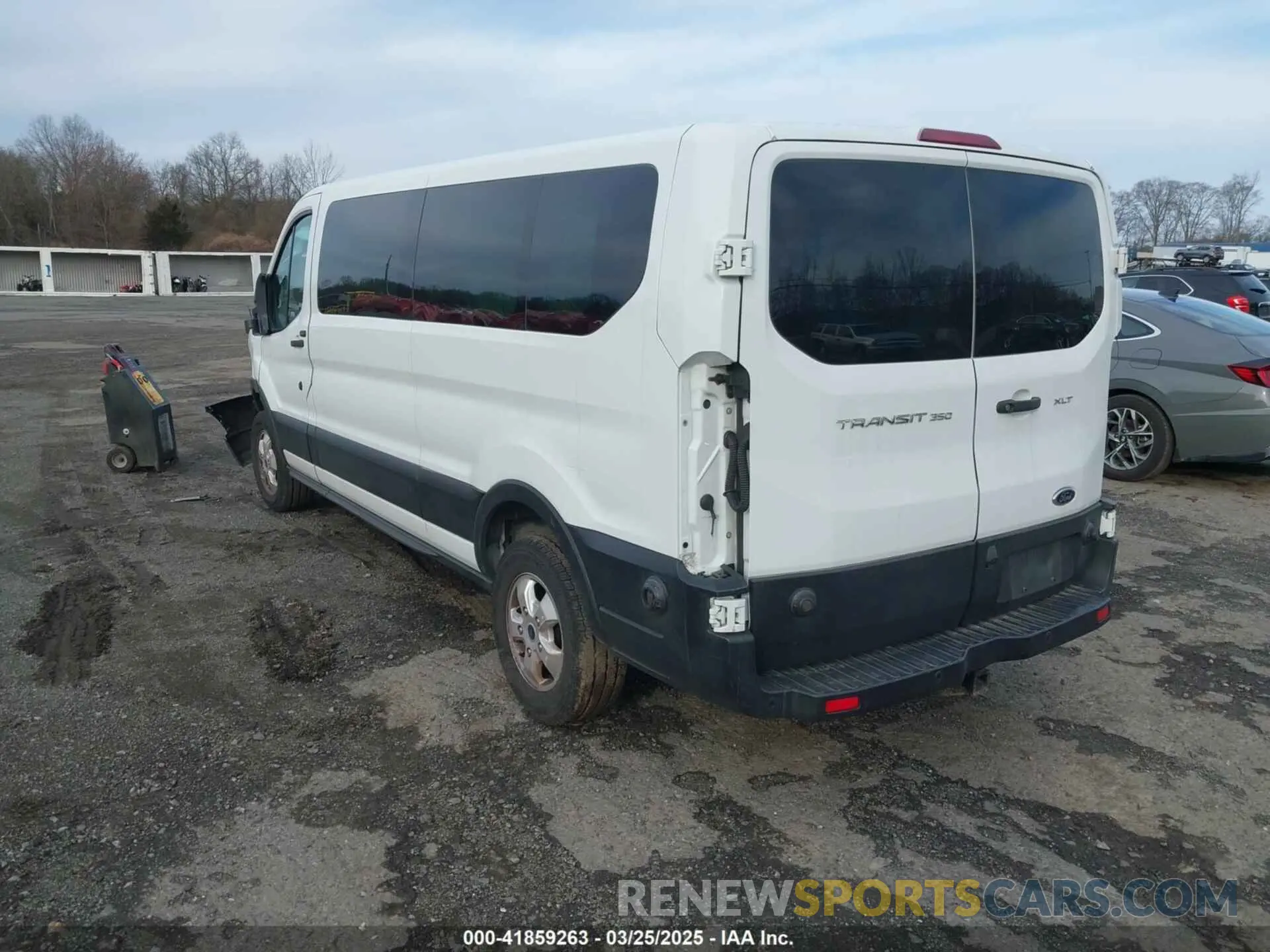 3 Photograph of a damaged car 1FBZX2ZM2KKB63281 FORD TRANSIT-350 2019