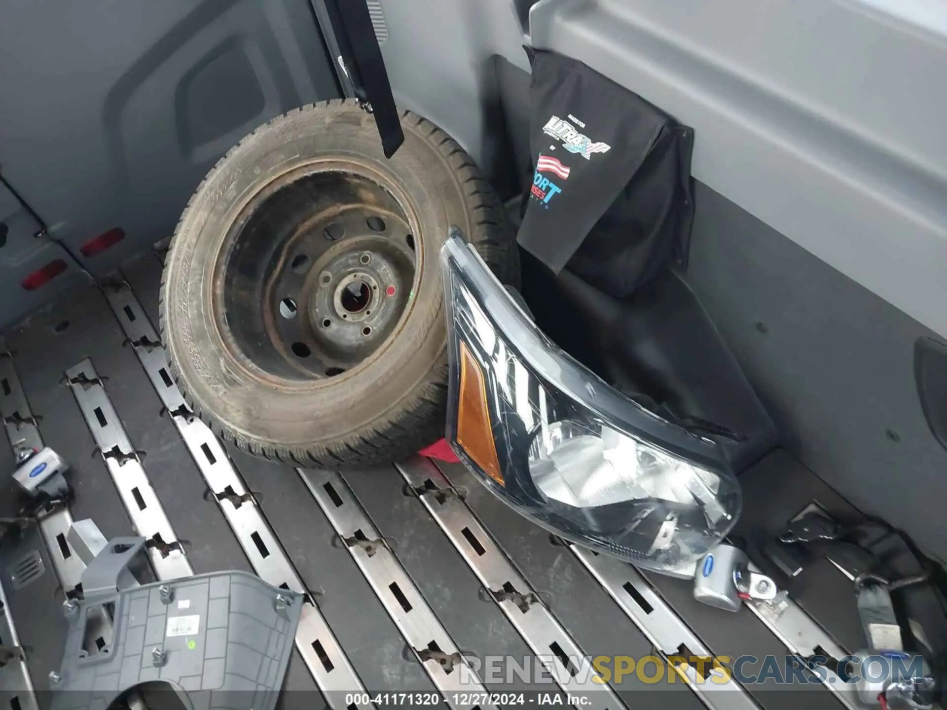 12 Фотография поврежденного автомобиля 1FDZX2CM0KKA07076 FORD TRANSIT-350 2019