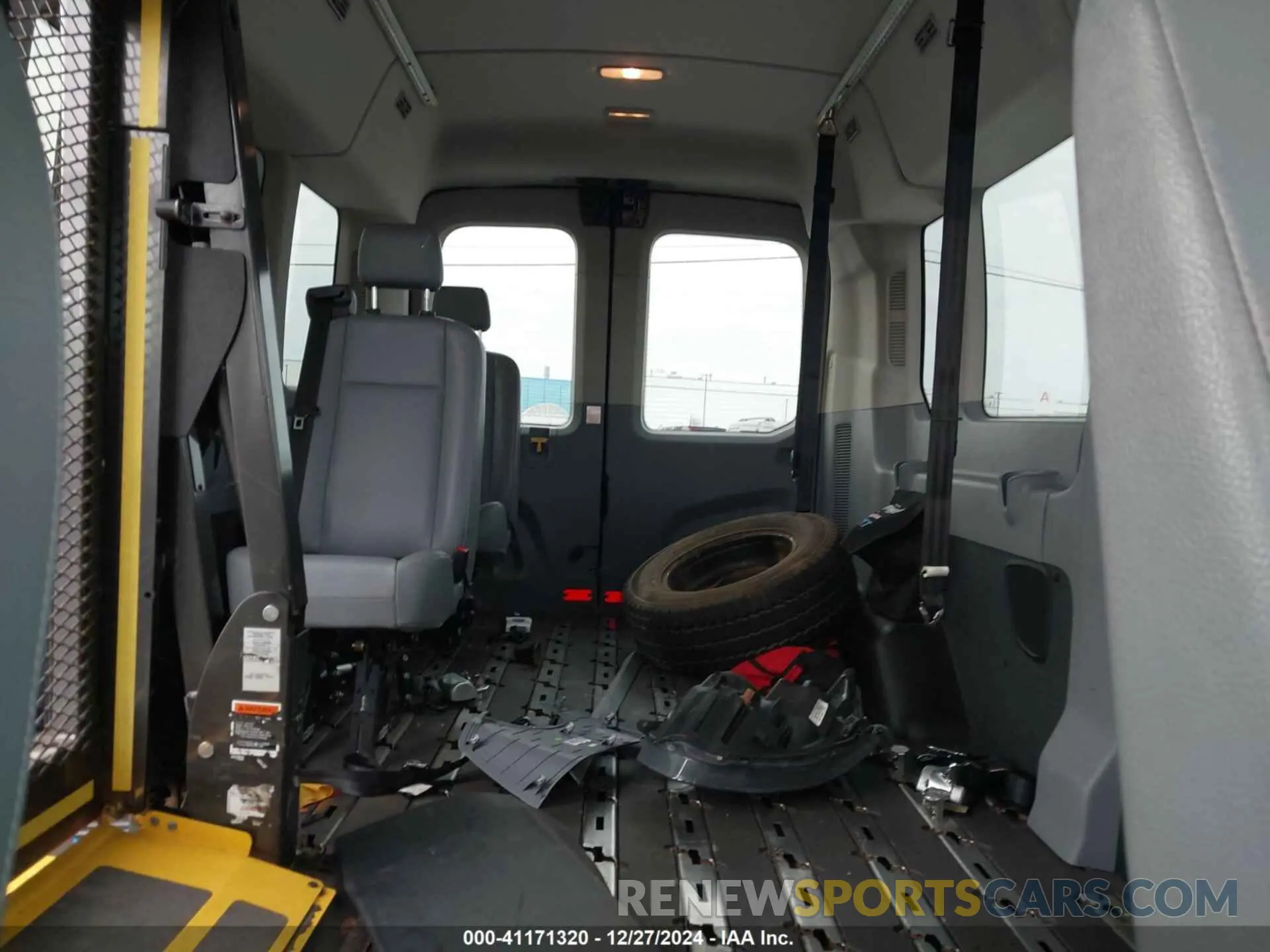 8 Фотография поврежденного автомобиля 1FDZX2CM0KKA07076 FORD TRANSIT-350 2019