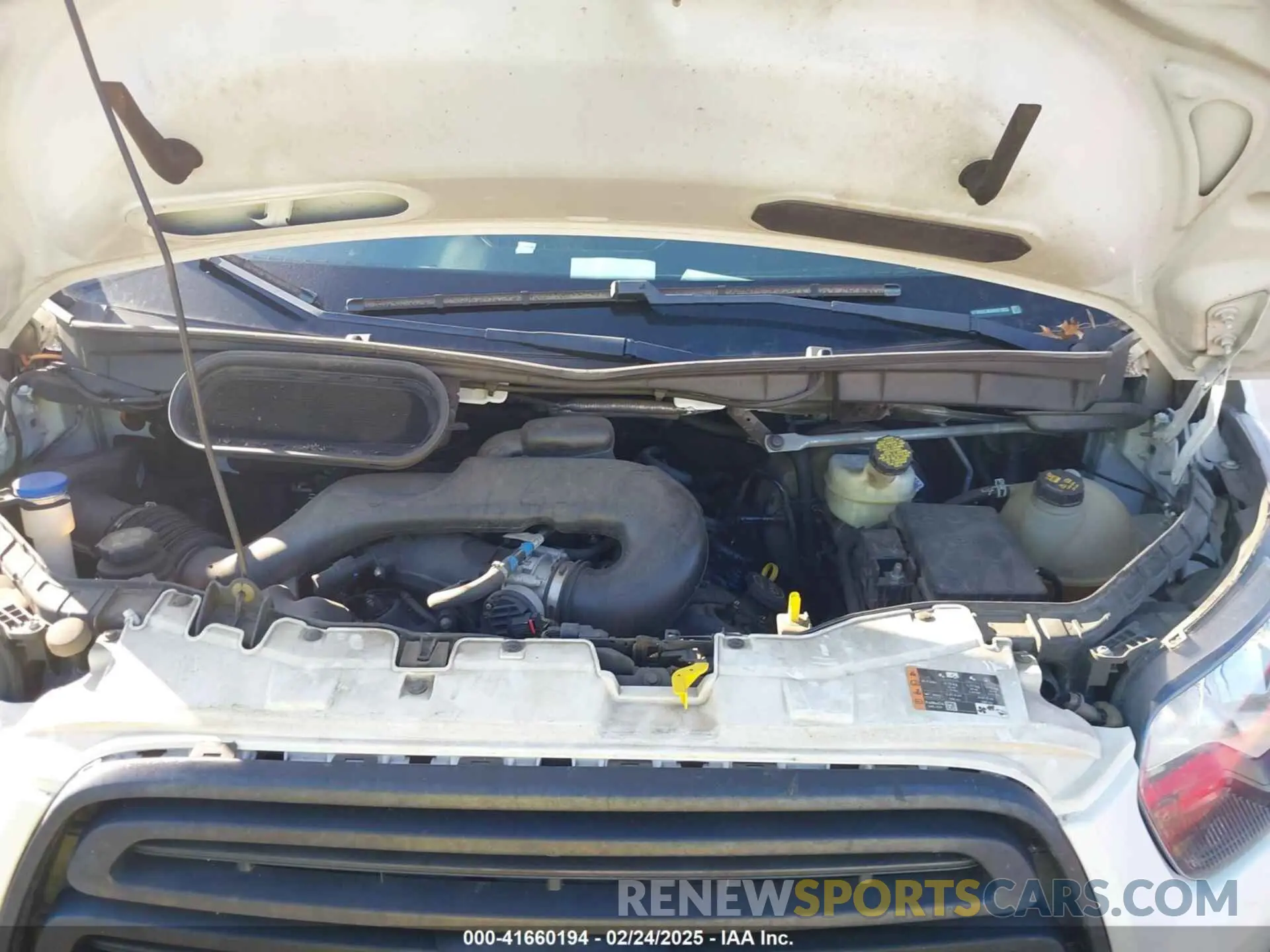10 Photograph of a damaged car 1FTBW2CM5KKB73053 FORD TRANSIT-350 2019