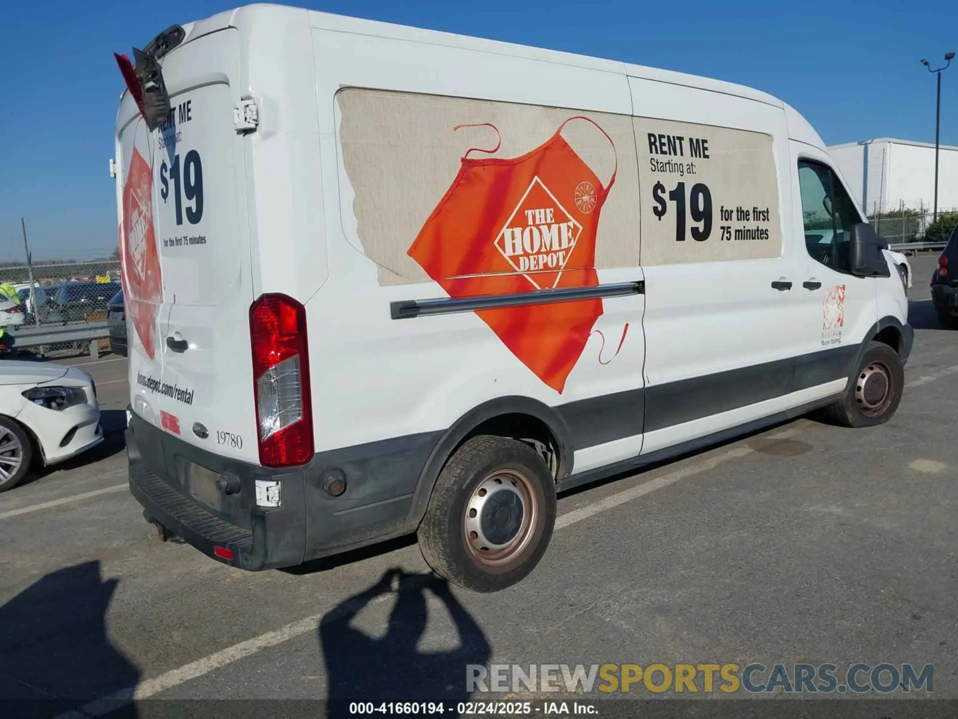 4 Photograph of a damaged car 1FTBW2CM5KKB73053 FORD TRANSIT-350 2019