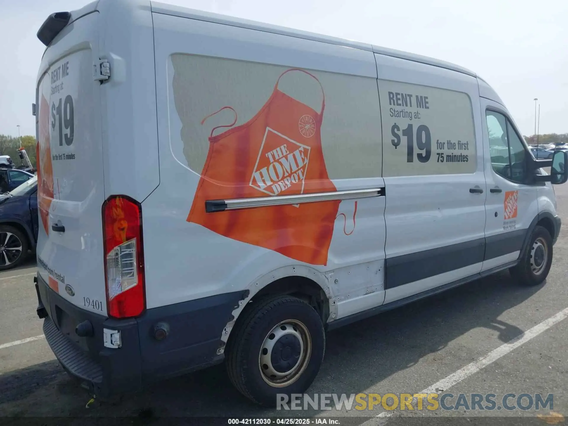 4 Photograph of a damaged car 1FTBW2CM8KKA50329 FORD TRANSIT-350 2019