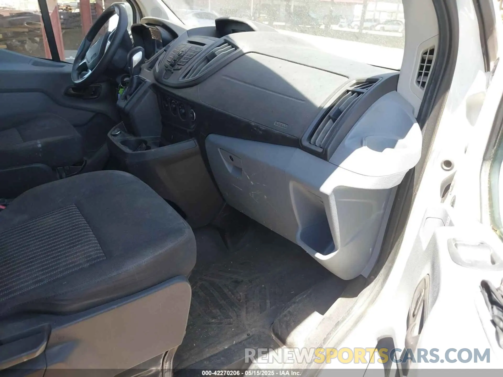 5 Photograph of a damaged car 1FTBW3XG5KKA31313 FORD TRANSIT-350 2019