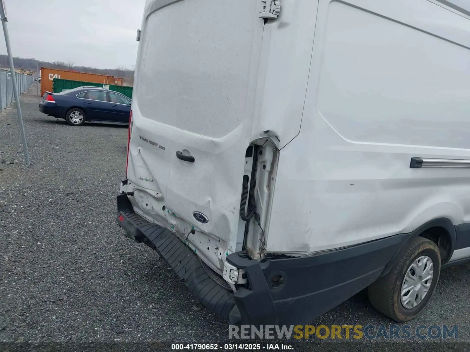 6 Фотография поврежденного автомобиля 1FTBW3XG6KKA58407 FORD TRANSIT-350 2019