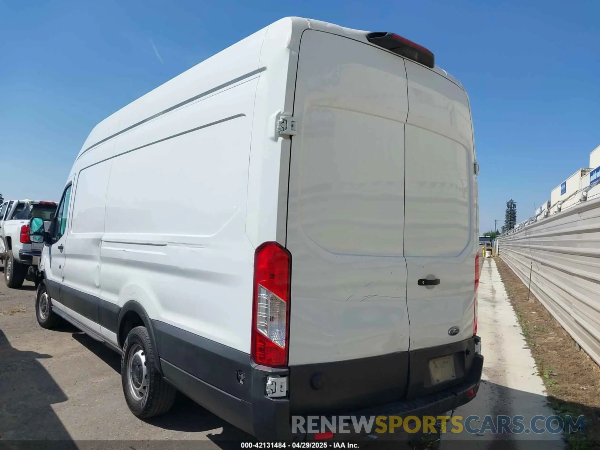 3 Photograph of a damaged car 1FTBW3XMXKKB74344 FORD TRANSIT-350 2019