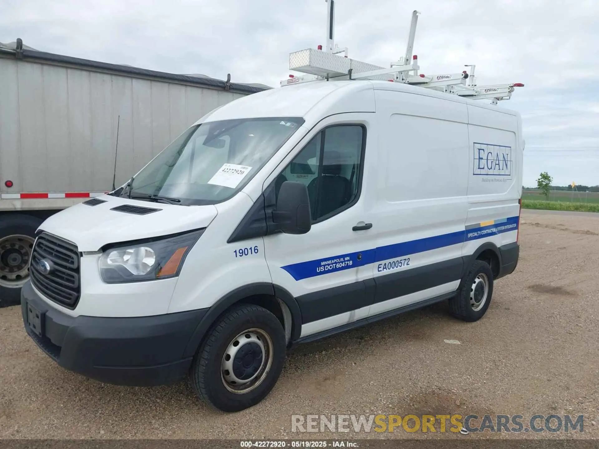 2 Фотография поврежденного автомобиля 1FTBW9CM8KKB39875 FORD TRANSIT-350 2019