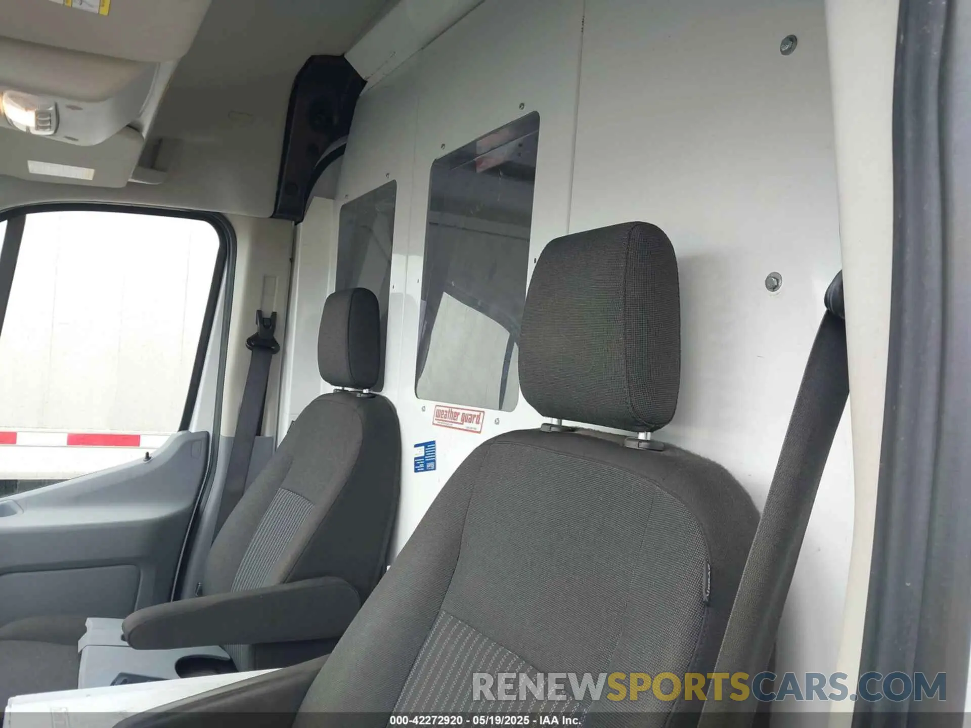 6 Фотография поврежденного автомобиля 1FTBW9CM8KKB39875 FORD TRANSIT-350 2019