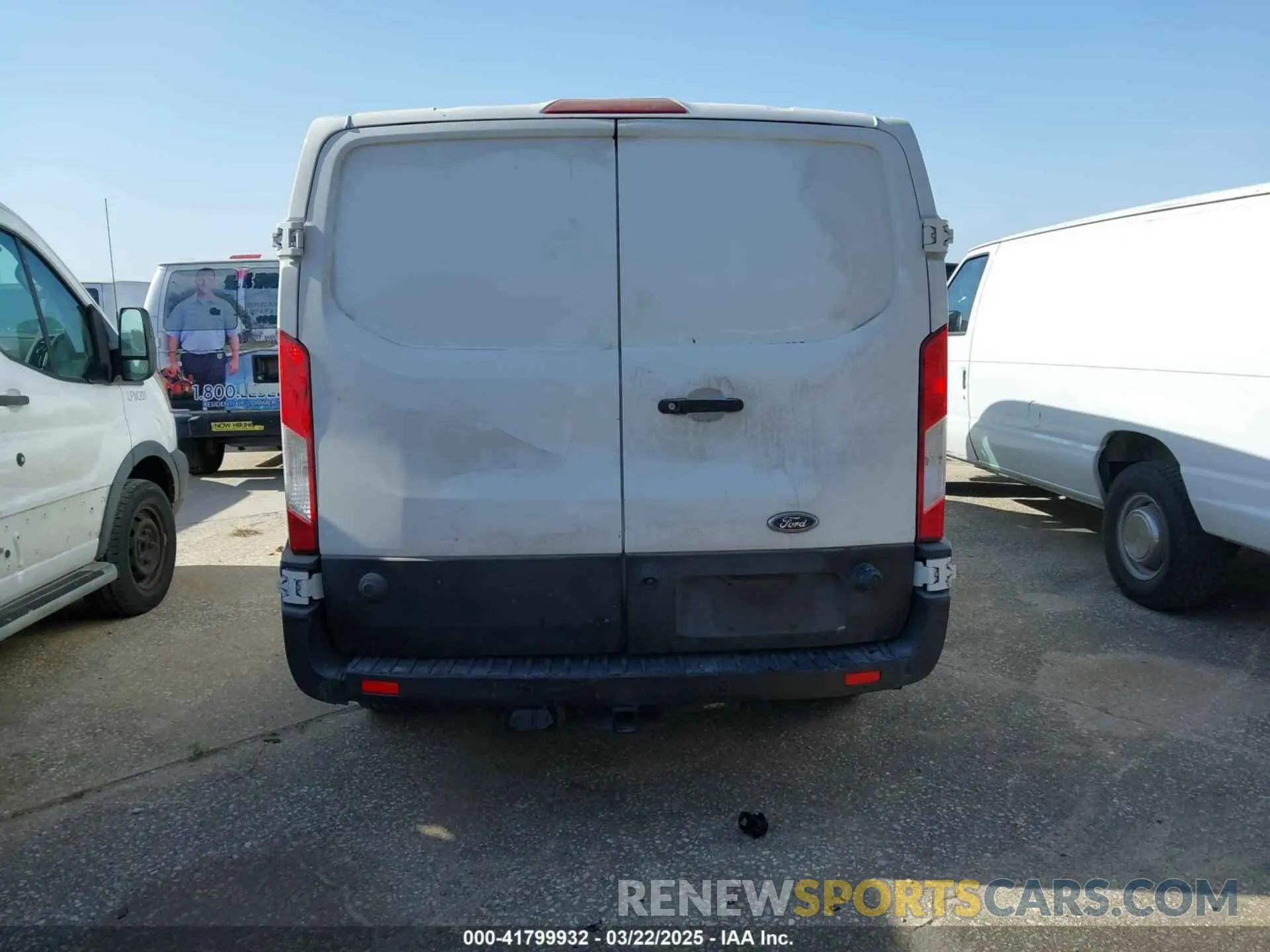 17 Photograph of a damaged car 1FTBW1Y88LKA52685 FORD TRANSIT-350 2020