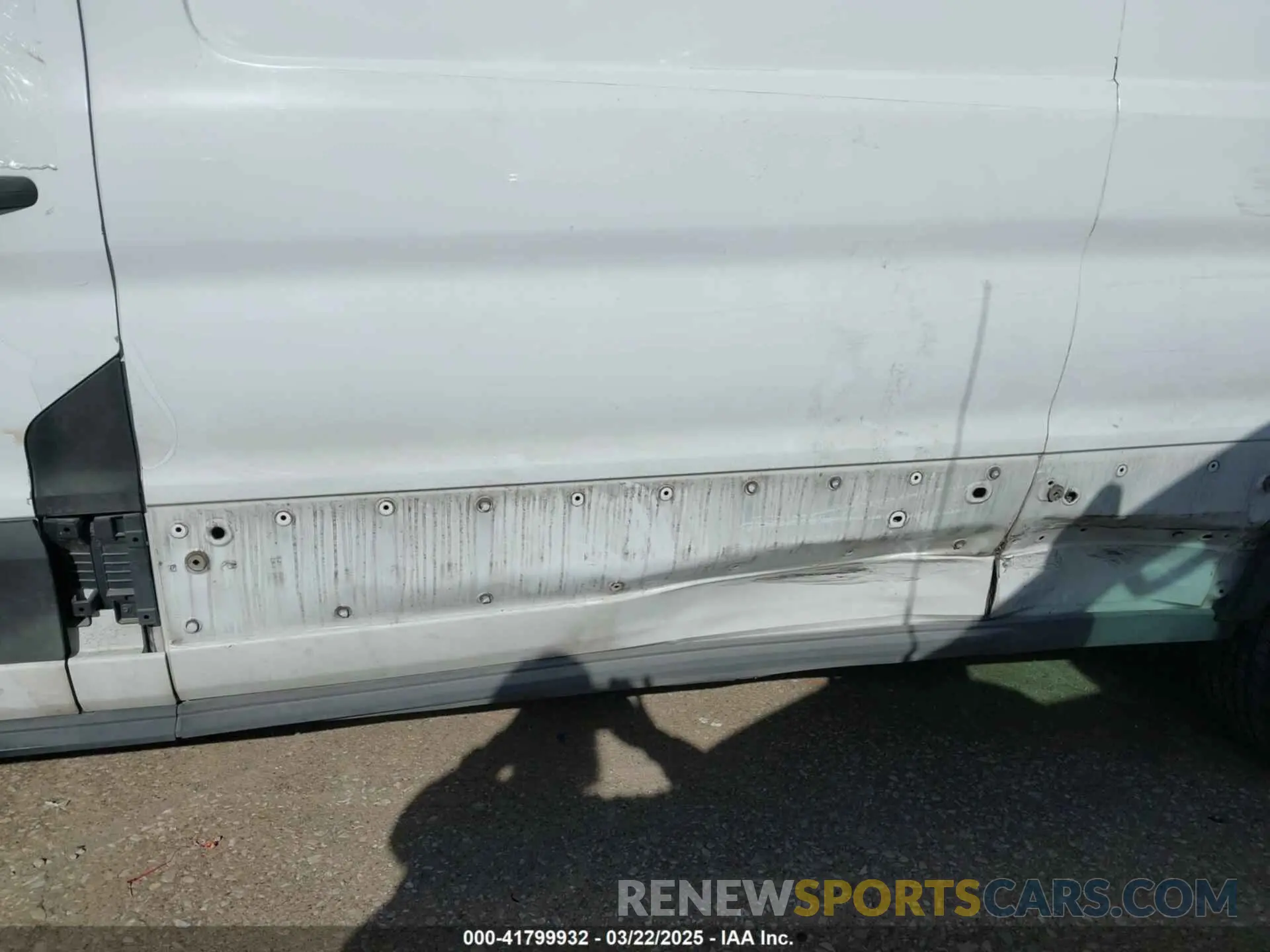 6 Photograph of a damaged car 1FTBW1Y88LKA52685 FORD TRANSIT-350 2020