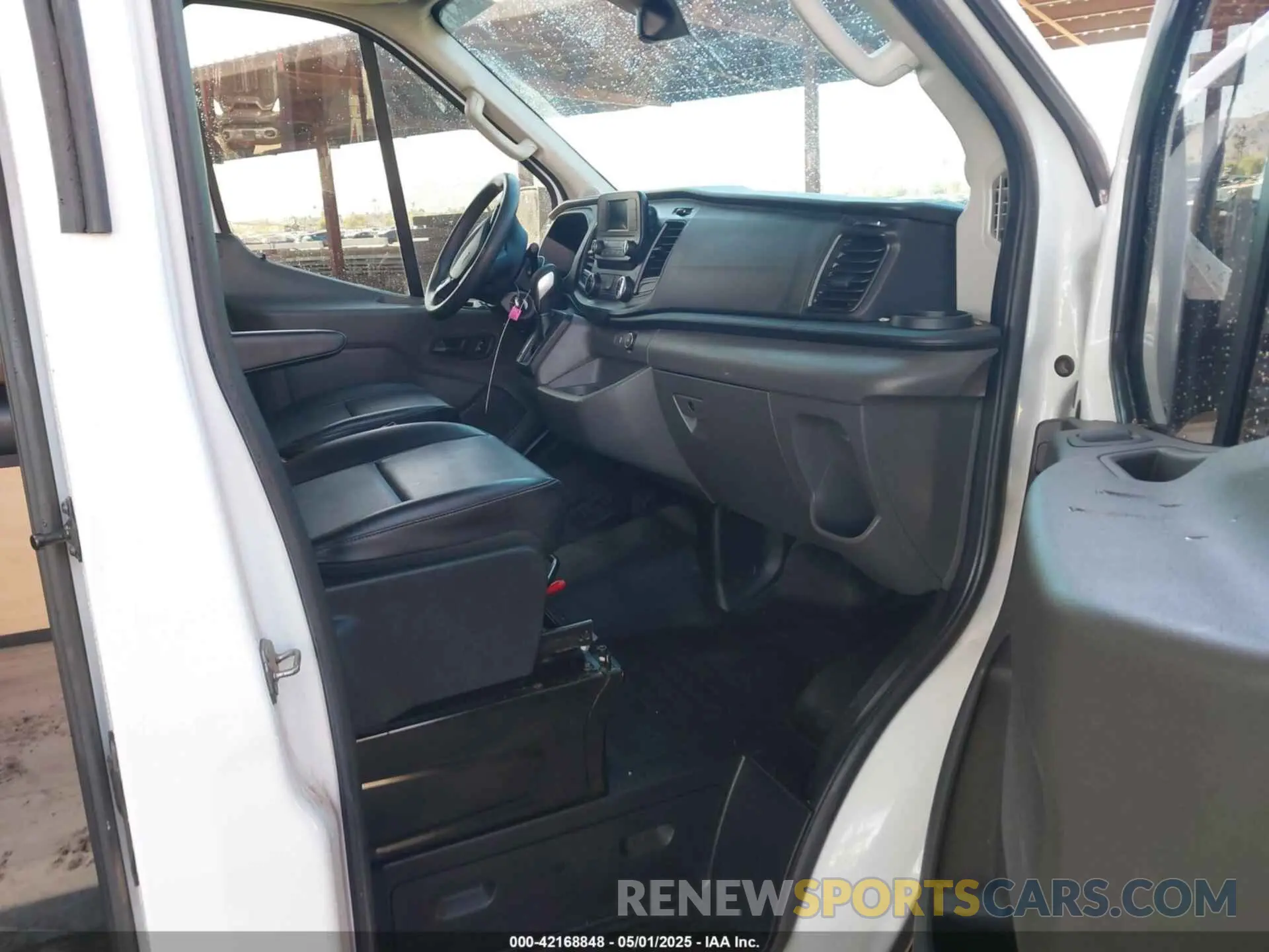 5 Photograph of a damaged car 1FTBW2X81LKA64071 FORD TRANSIT-350 2020