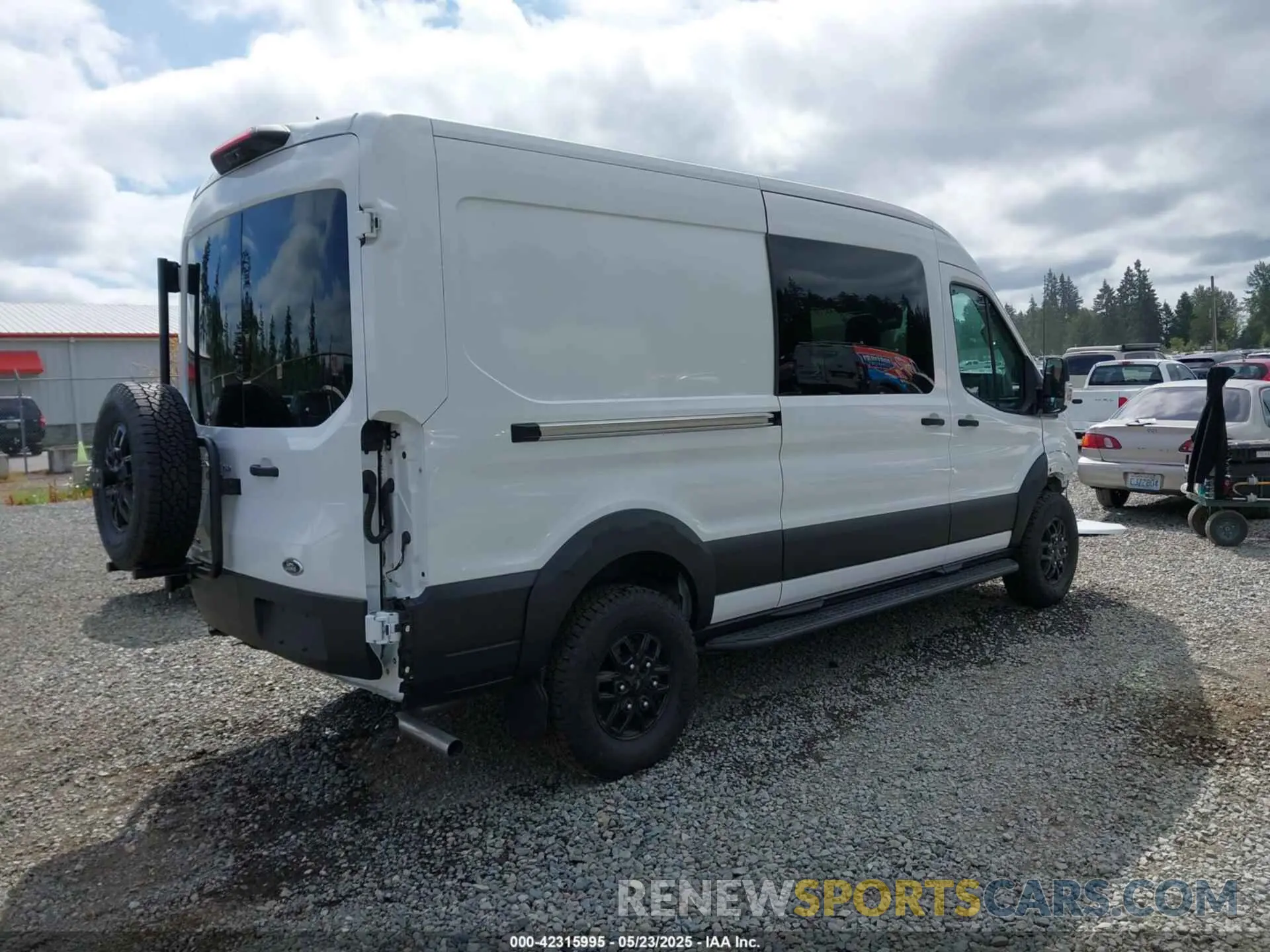 4 Фотография поврежденного автомобиля 1FTBW2CG4PKB63843 FORD TRANSIT-350 2023