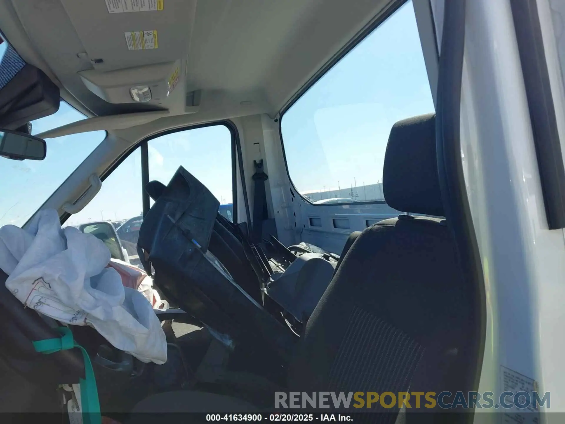8 Фотография поврежденного автомобиля 1FDBF8ZM1KKB46972 FORD TRANSIT-350 CAB 2019
