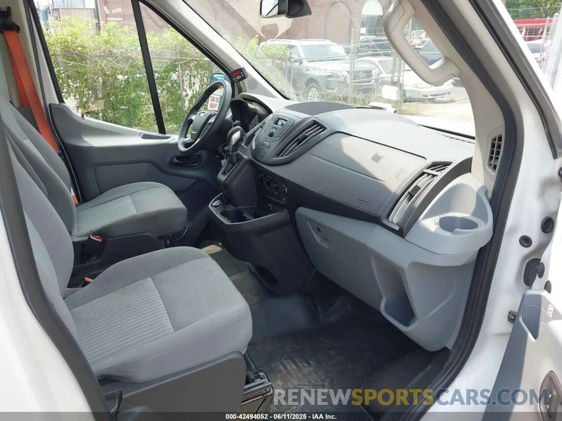 5 Photograph of a damaged car 1FDBF8ZM3KKB46858 FORD TRANSIT-350 CAB 2019