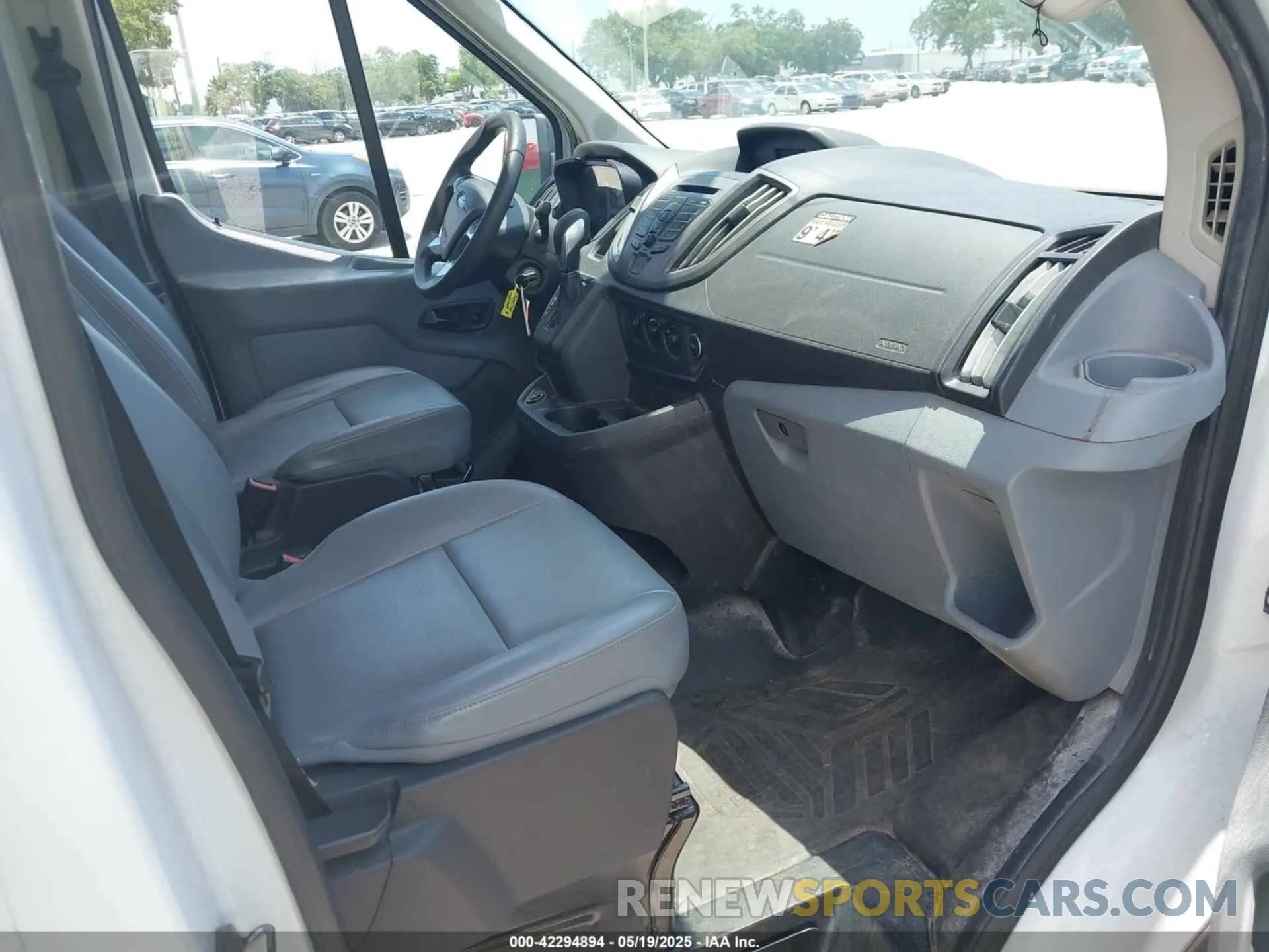 5 Фотография поврежденного автомобиля 1FDBF8ZM6KKA67975 FORD TRANSIT-350 CAB 2019