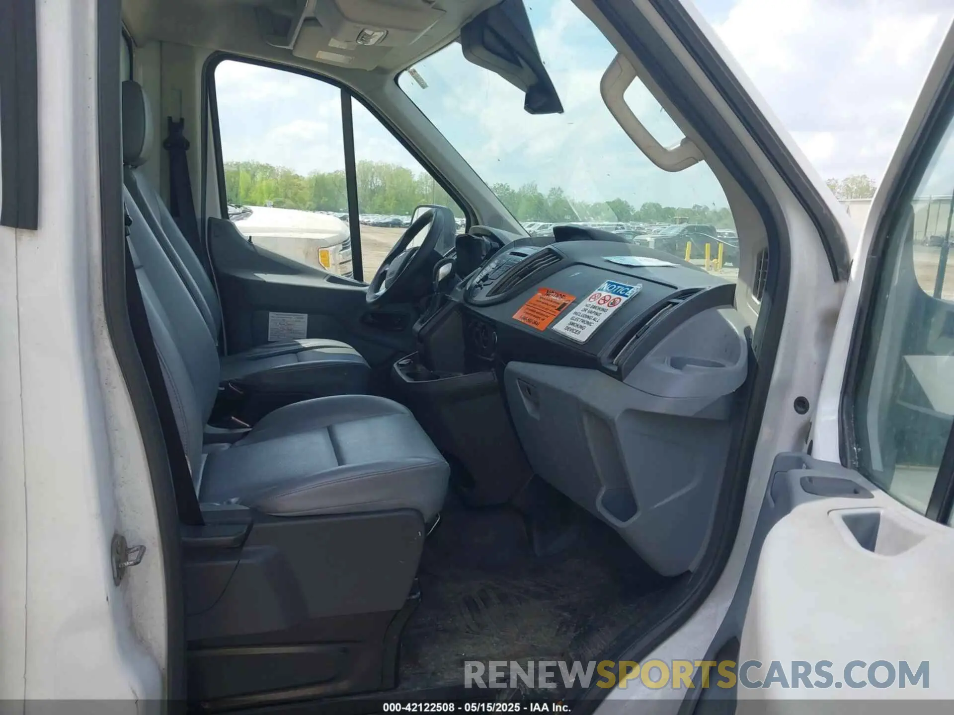 5 Photograph of a damaged car 1FDBF8ZM7KKA89810 FORD TRANSIT-350 CAB 2019