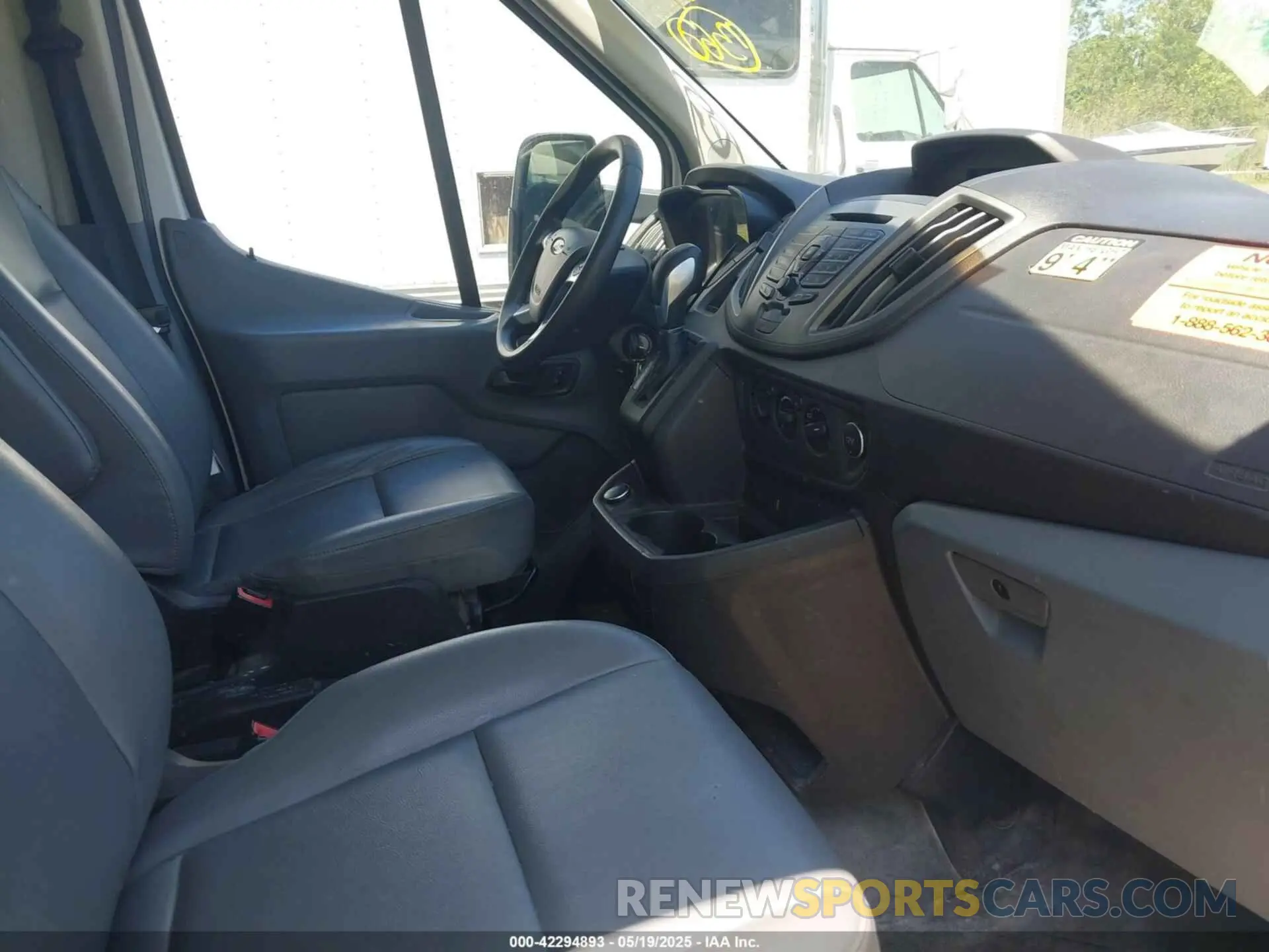 5 Фотография поврежденного автомобиля 1FDBF8ZM8KKA38526 FORD TRANSIT-350 CAB 2019