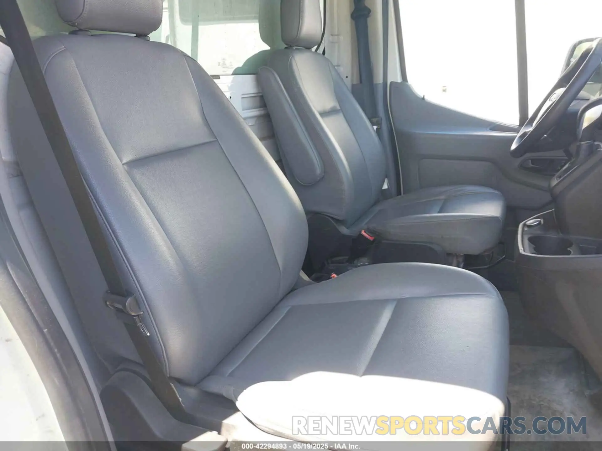 8 Фотография поврежденного автомобиля 1FDBF8ZM8KKA38526 FORD TRANSIT-350 CAB 2019