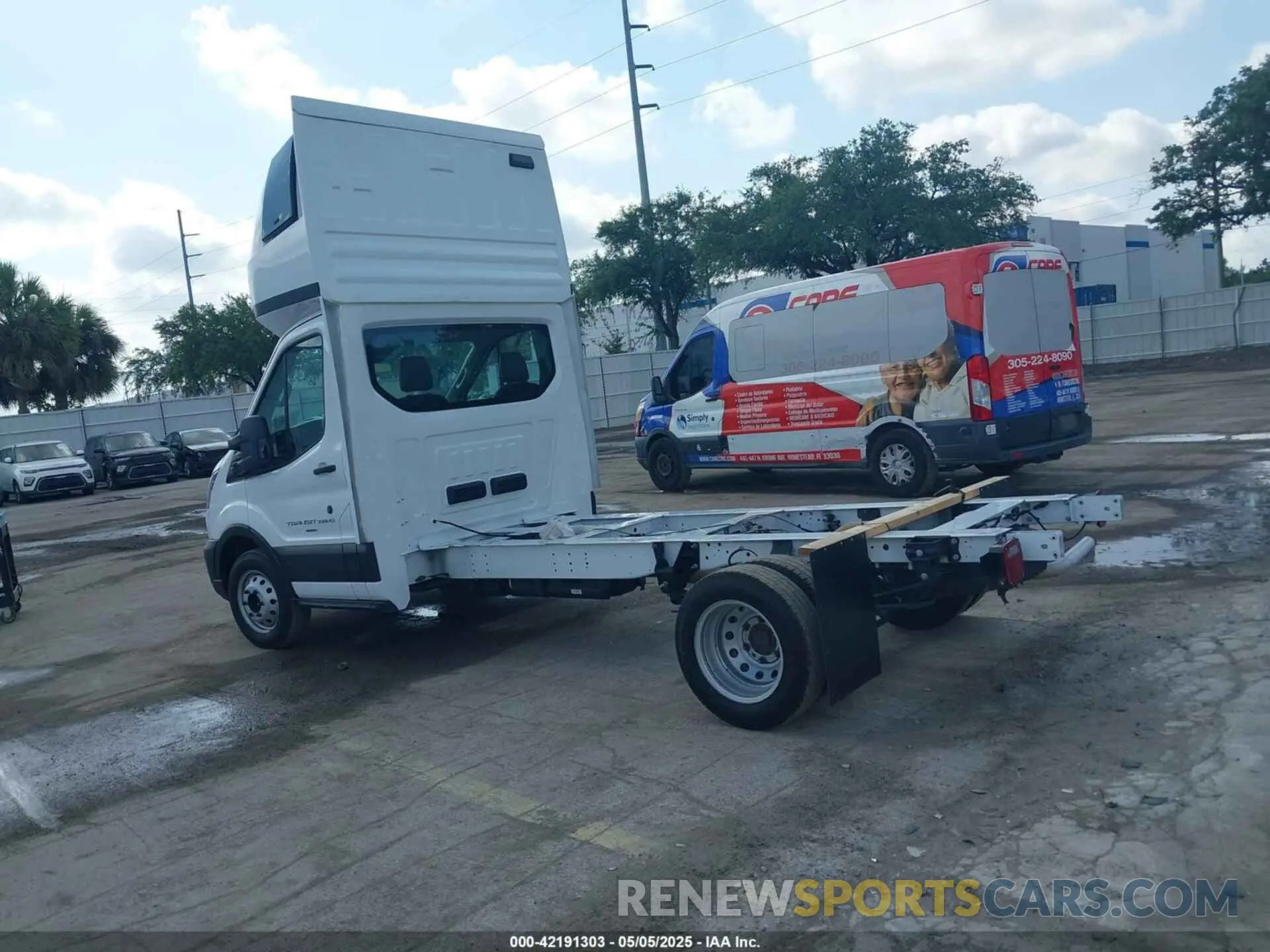 3 Фотография поврежденного автомобиля 1FDBF6ZG0PKB35192 FORD TRANSIT-350 CAB 2023