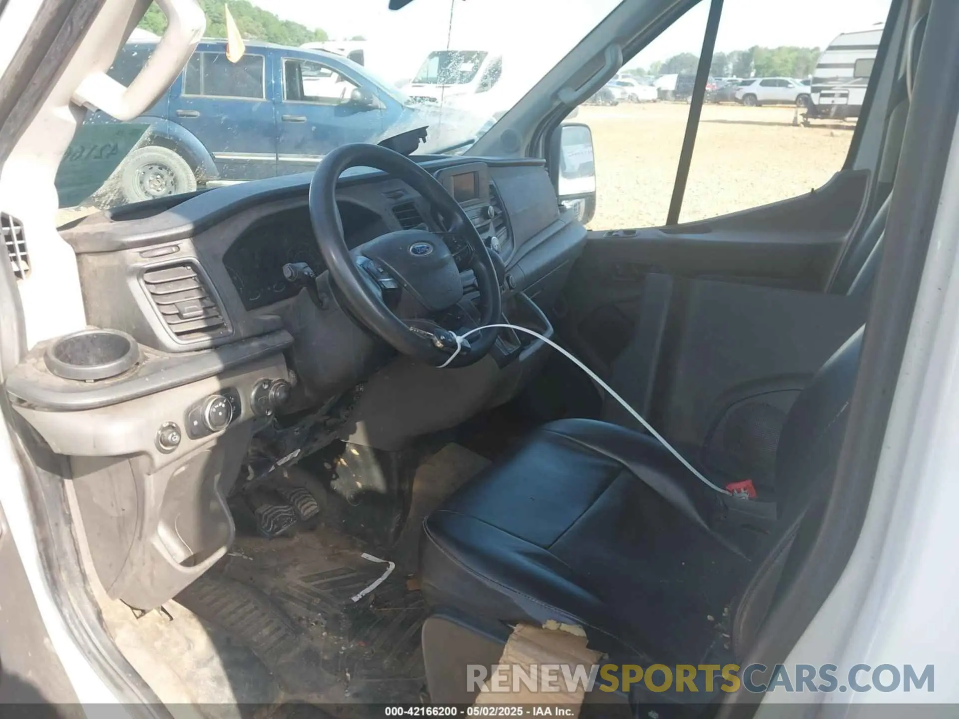 5 Photograph of a damaged car 1FTBW3X85LKA45660 FORD TRANSIT-350 CARGO VAN 2020