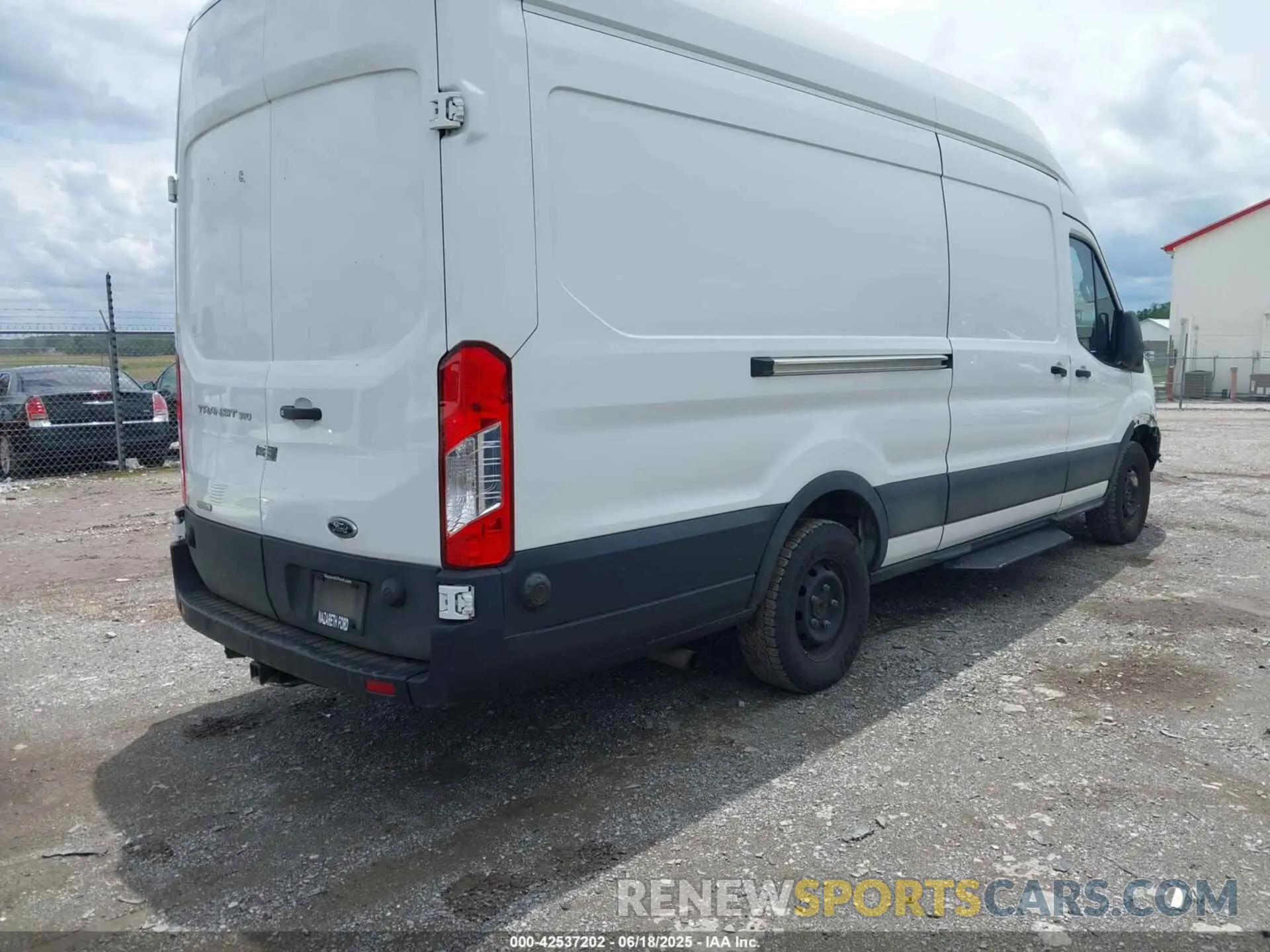4 Фотография поврежденного автомобиля 1FTBW3XG0LKB35256 FORD TRANSIT-350 CARGO VAN 2020