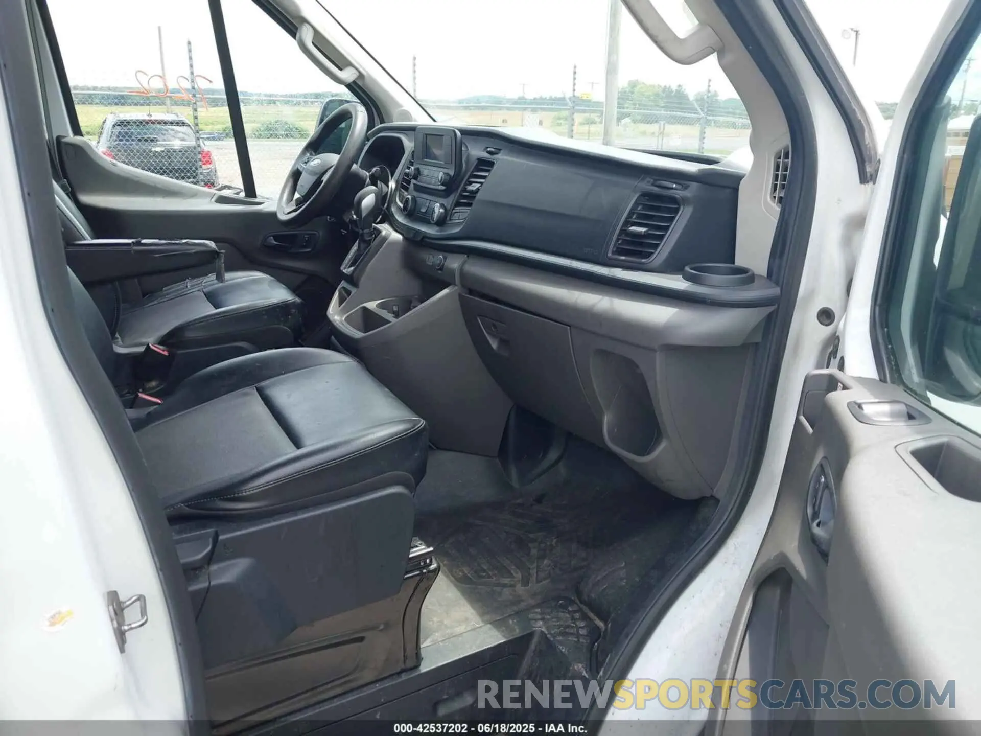 5 Фотография поврежденного автомобиля 1FTBW3XG0LKB35256 FORD TRANSIT-350 CARGO VAN 2020