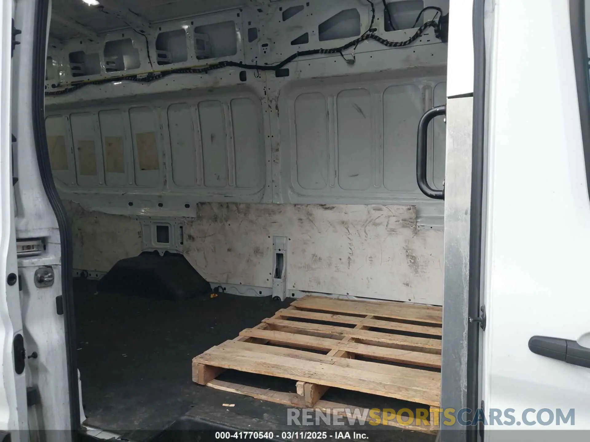 8 Фотография поврежденного автомобиля 1FTRS4UG4LKB25740 FORD TRANSIT-350 CARGO VAN 2020