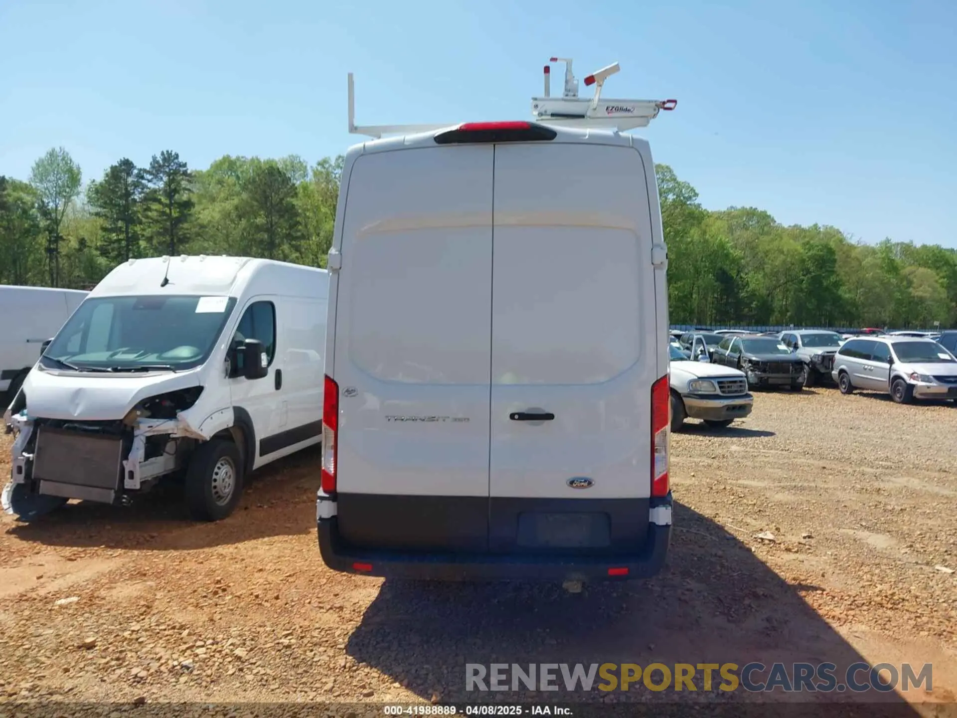 17 Photograph of a damaged car 1FTBW3X88MKA42155 FORD TRANSIT-350 CARGO VAN 2021