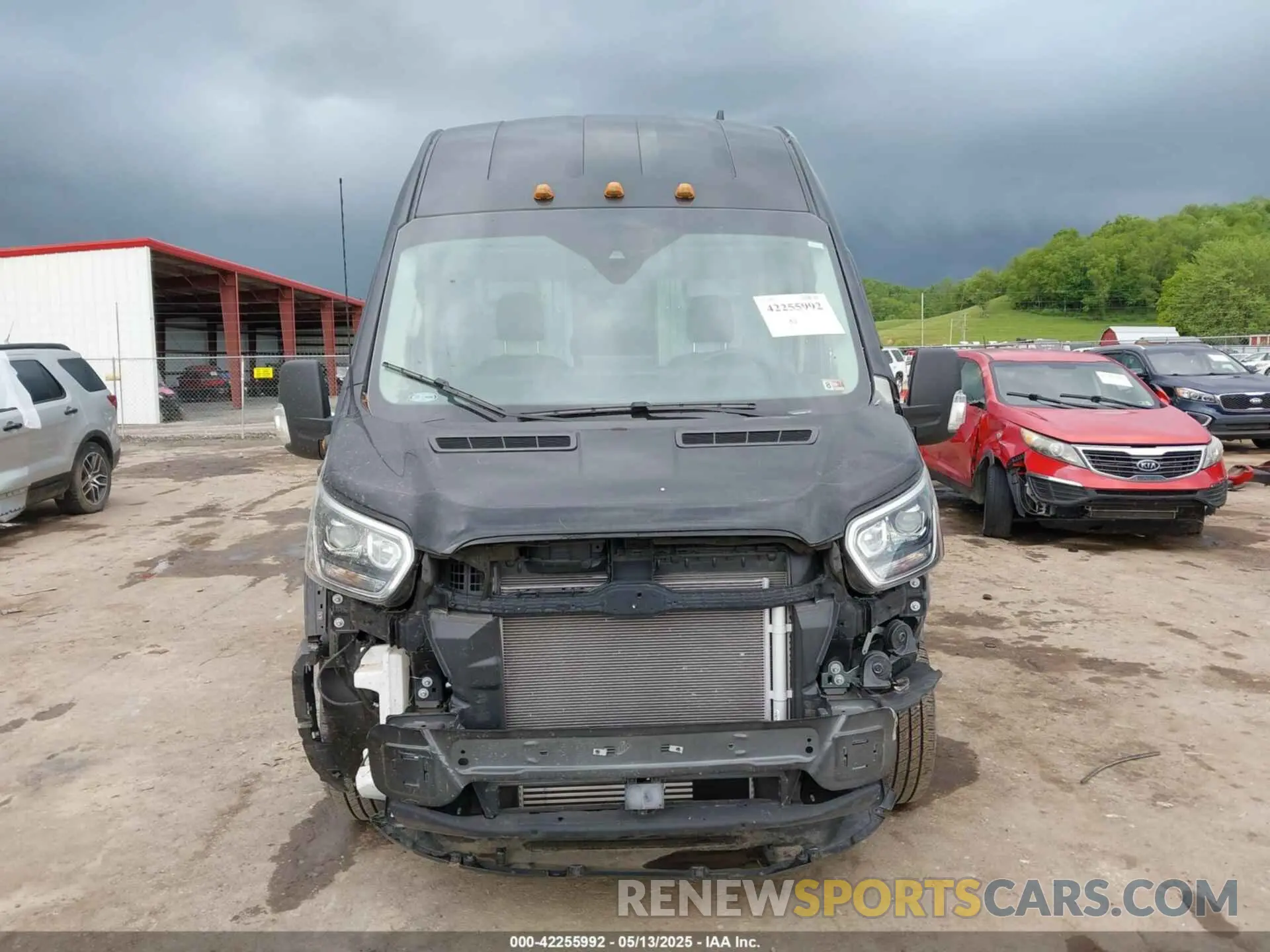 13 Photograph of a damaged car 1FTBF4UG4NKA60882 FORD TRANSIT-350 CARGO VAN 2022