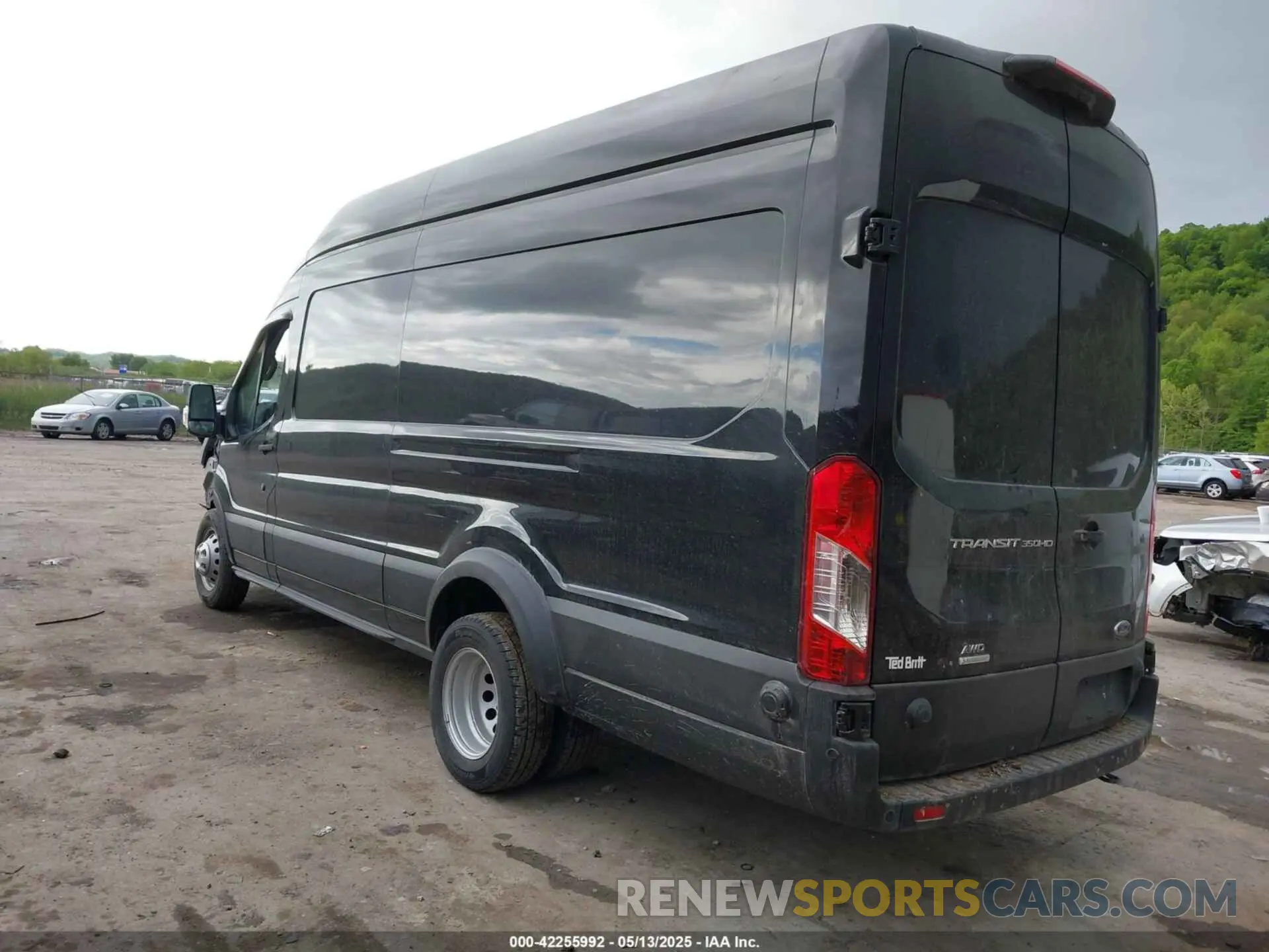 3 Photograph of a damaged car 1FTBF4UG4NKA60882 FORD TRANSIT-350 CARGO VAN 2022