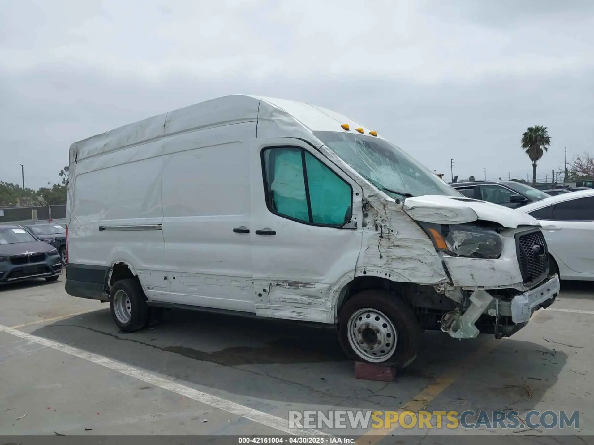 12 Photograph of a damaged car 1FTBF4XG3NKA44975 FORD TRANSIT-350 CARGO VAN 2022