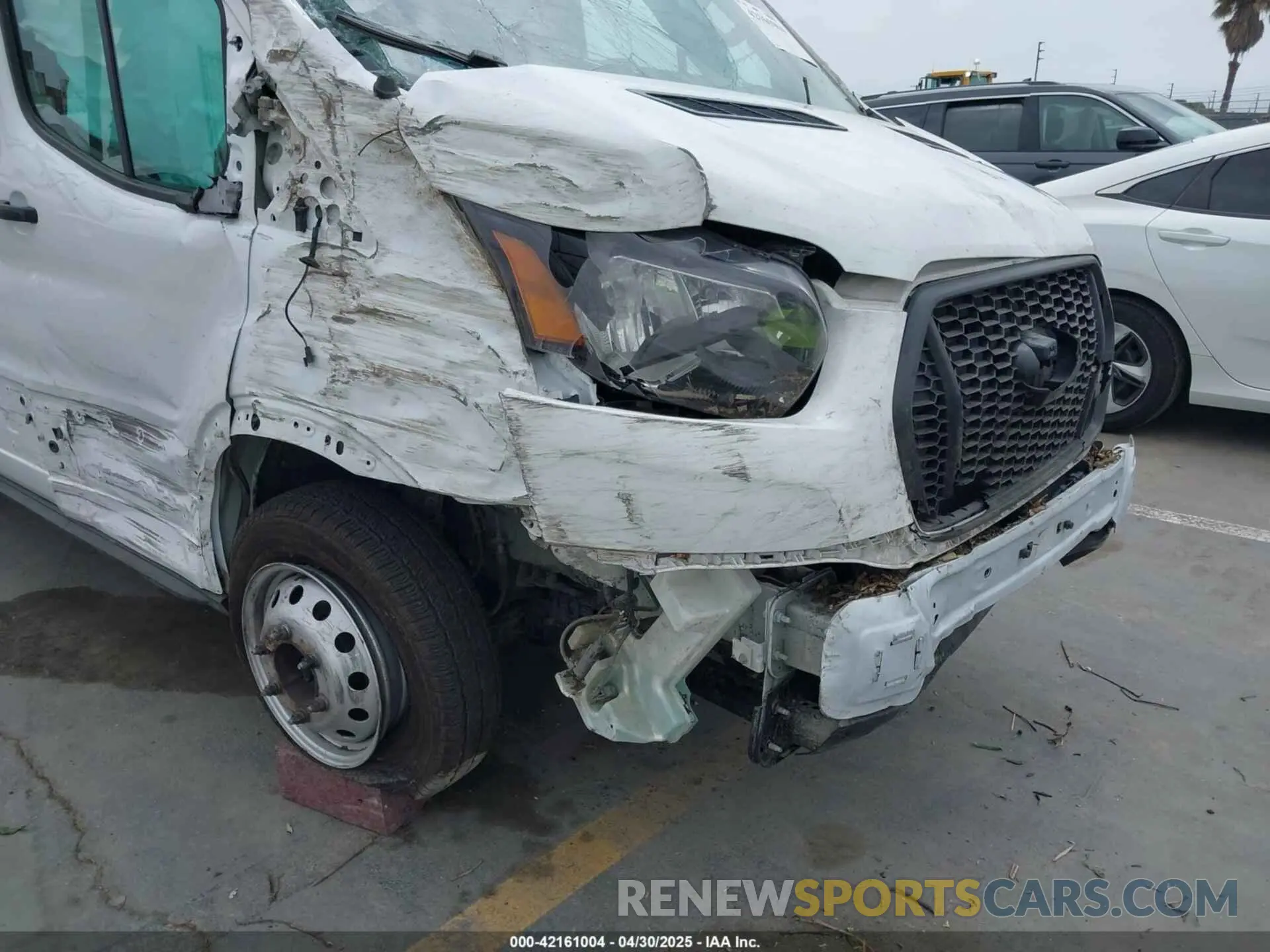 6 Photograph of a damaged car 1FTBF4XG3NKA44975 FORD TRANSIT-350 CARGO VAN 2022