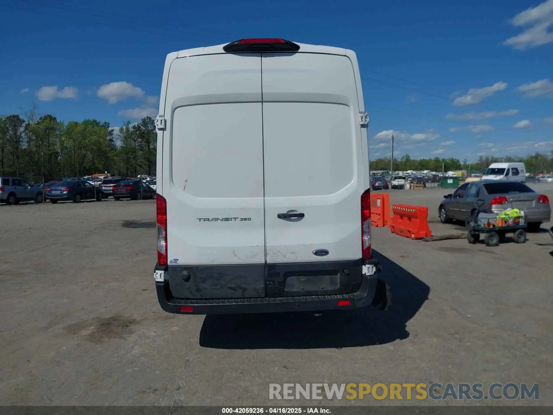 16 Photograph of a damaged car 1FTBW3X80NKA69156 FORD TRANSIT-350 CARGO VAN 2022