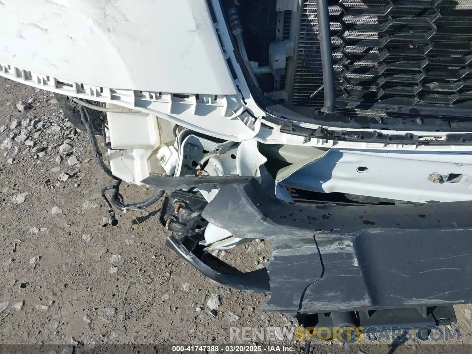 16 Photograph of a damaged car 1FTRU8UG0NKA66738 FORD TRANSIT-350 CARGO VAN 2022