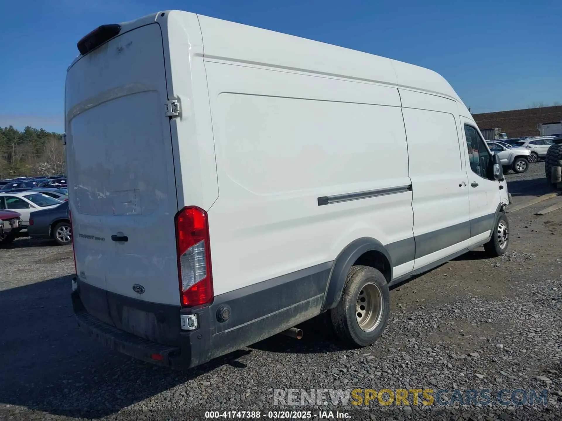 4 Photograph of a damaged car 1FTRU8UG0NKA66738 FORD TRANSIT-350 CARGO VAN 2022