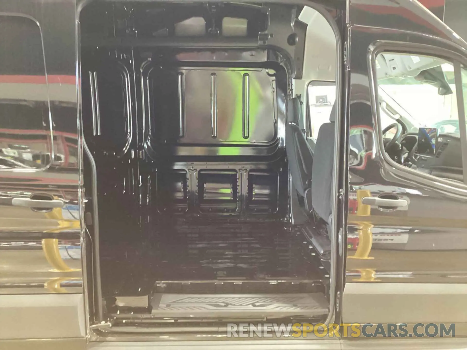 19 Фотография поврежденного автомобиля 1FTBW3X80PKC12481 FORD TRANSIT-350 CARGO VAN 2023