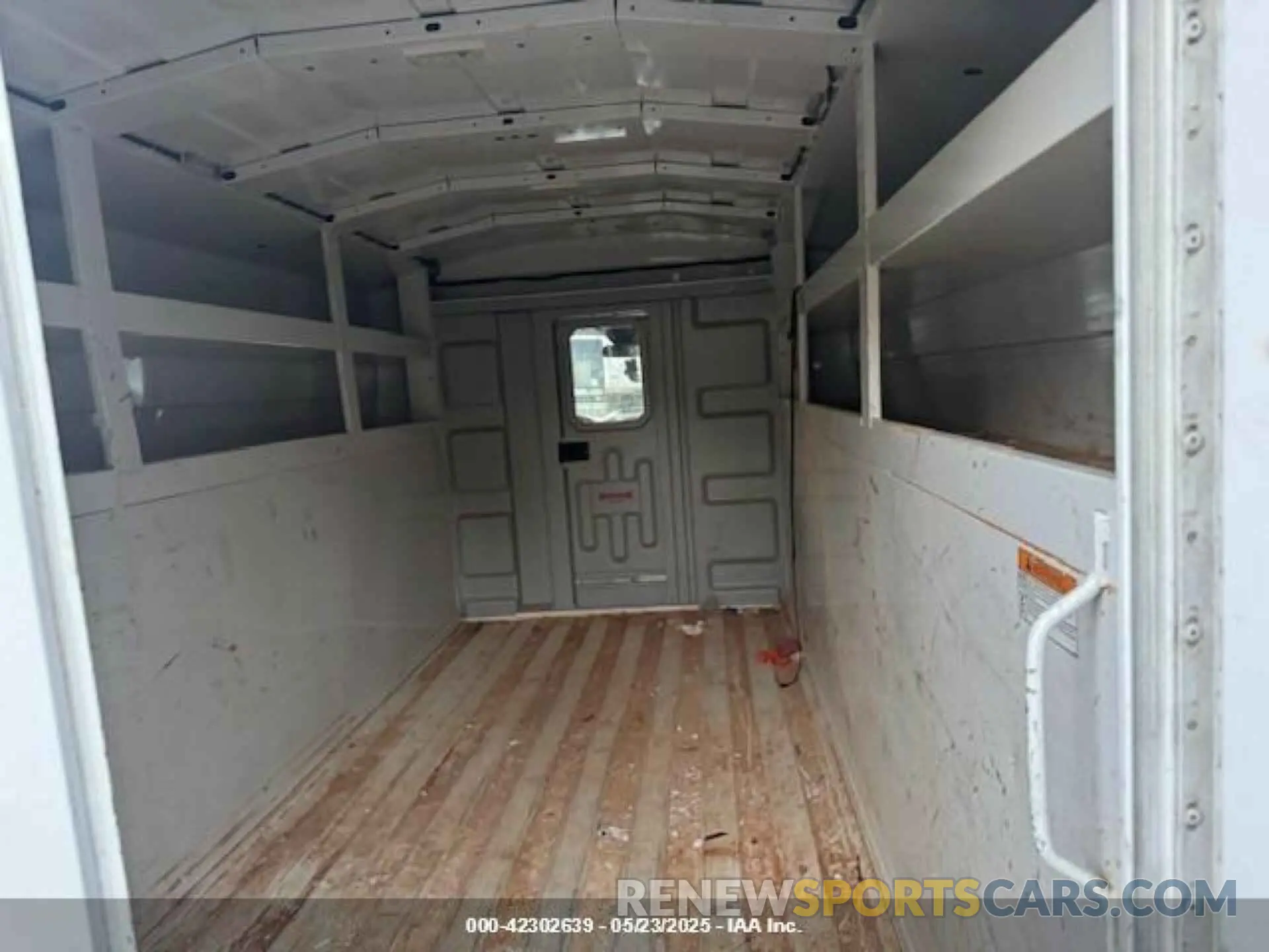 11 Photograph of a damaged car 1FDBW5PM5KKA21264 FORD TRANSIT-350 CUTAWAY 2019
