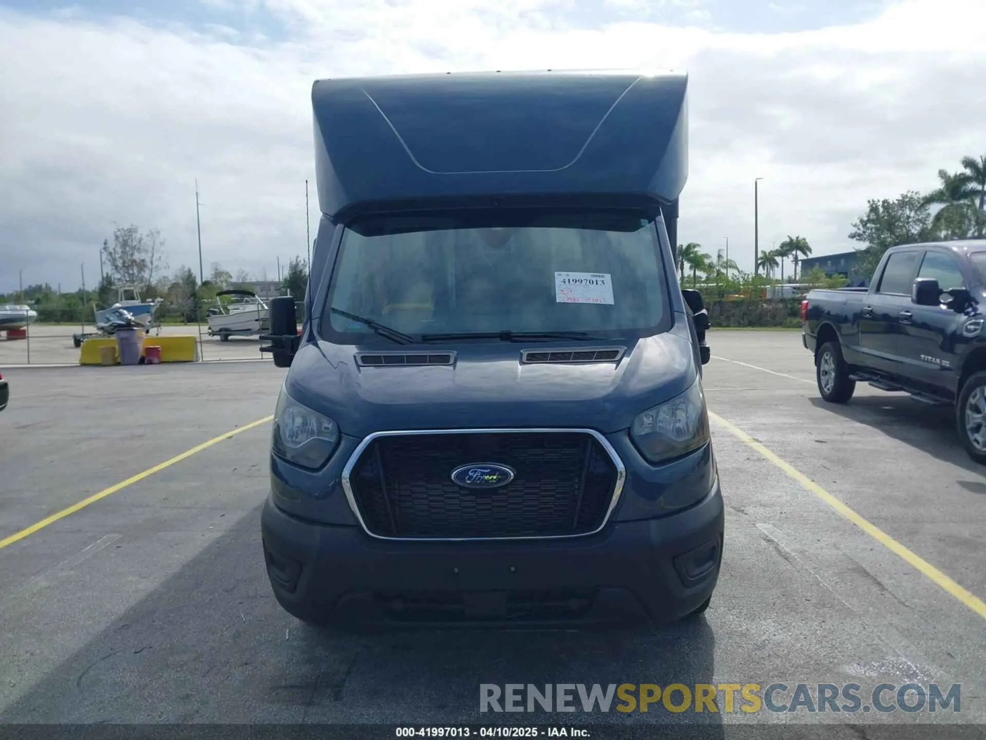 11 Photograph of a damaged car 1FDDF6P87MKA59521 FORD TRANSIT-350 CUTAWAY 2021