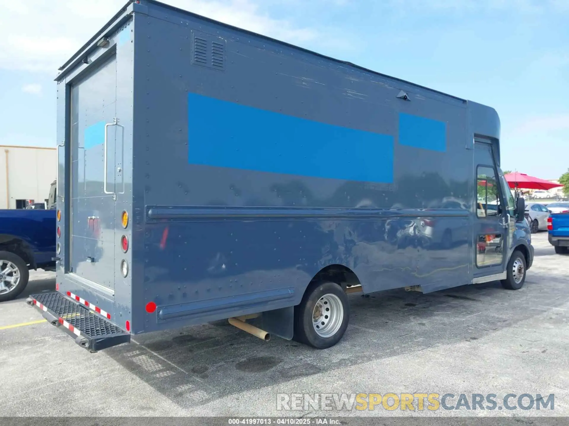 4 Photograph of a damaged car 1FDDF6P87MKA59521 FORD TRANSIT-350 CUTAWAY 2021