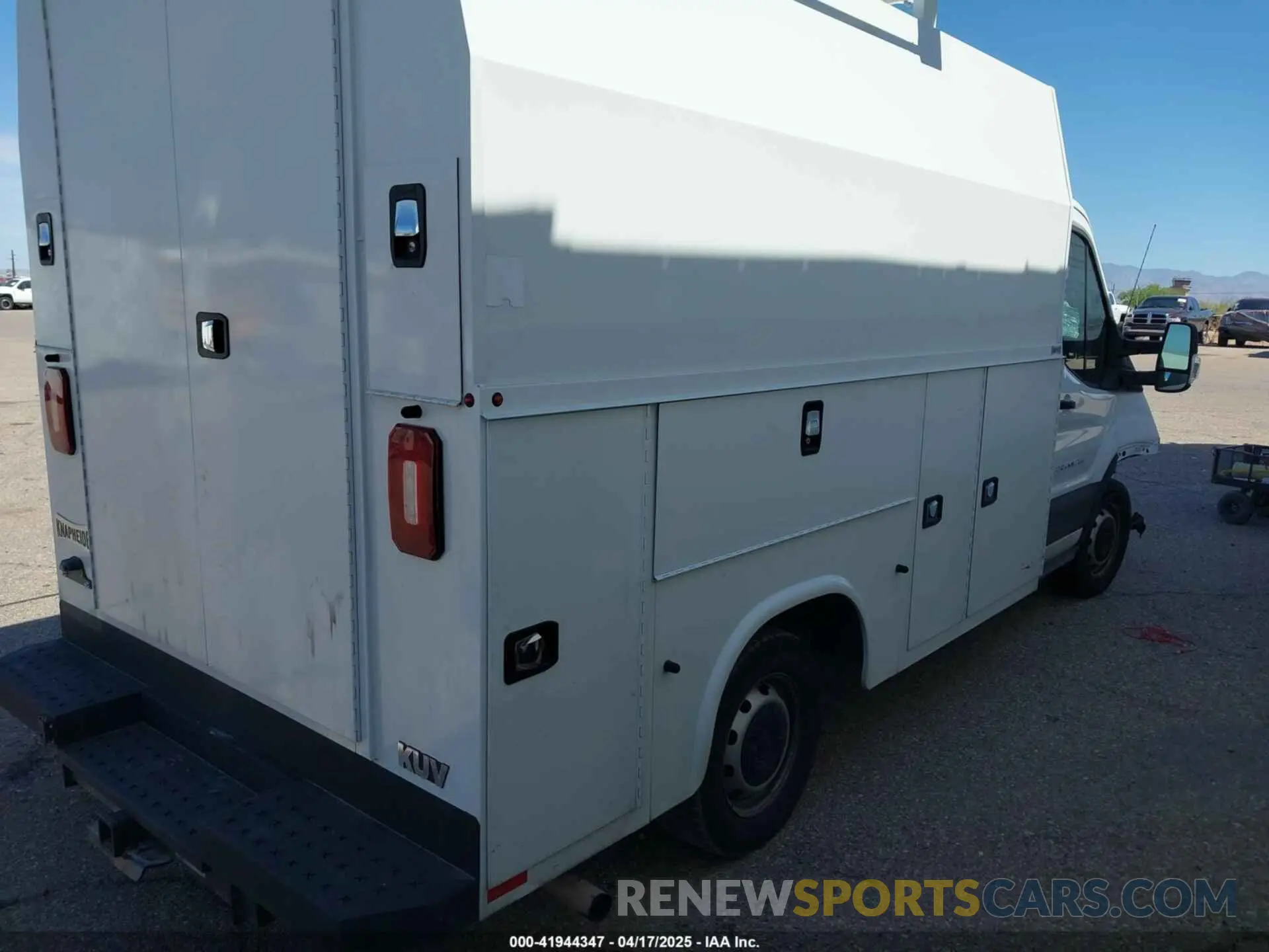 4 Фотография поврежденного автомобиля 1FDBW5P84PKB17347 FORD TRANSIT-350 CUTAWAY 2023