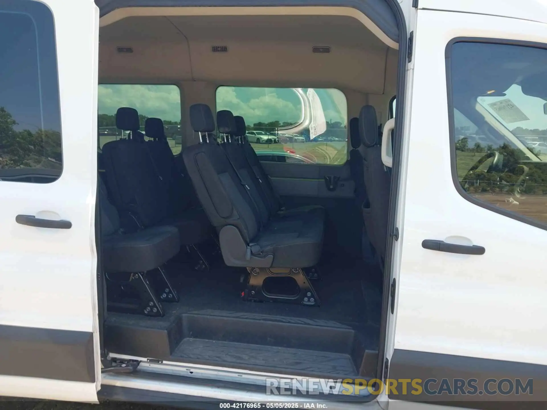 8 Фотография поврежденного автомобиля 1FBAX2C80LKA23515 FORD TRANSIT-350 PASSENGER VAN 2020