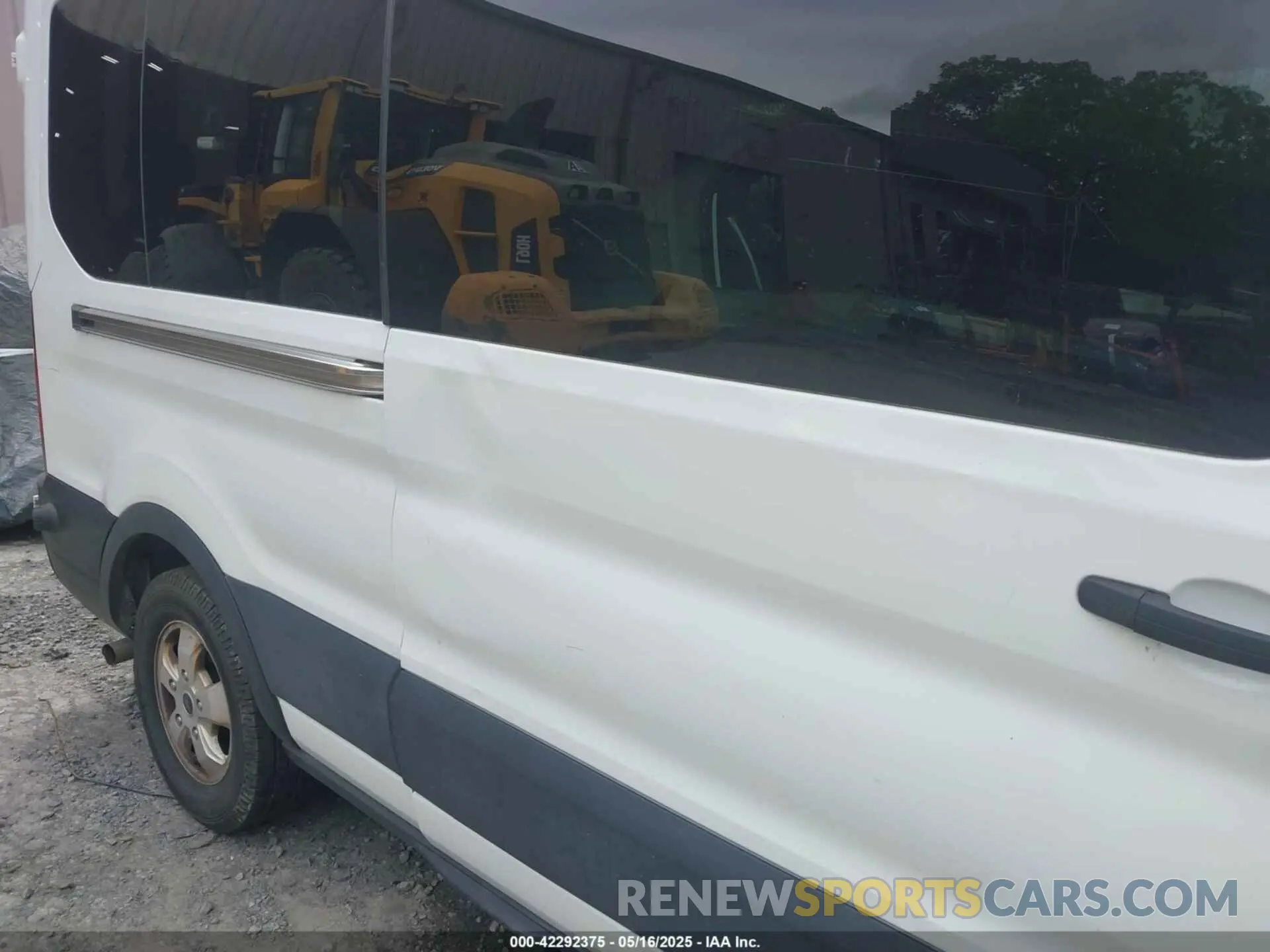 19 Photograph of a damaged car 1FBAX2CG9LKA95093 FORD TRANSIT-350 PASSENGER VAN 2020