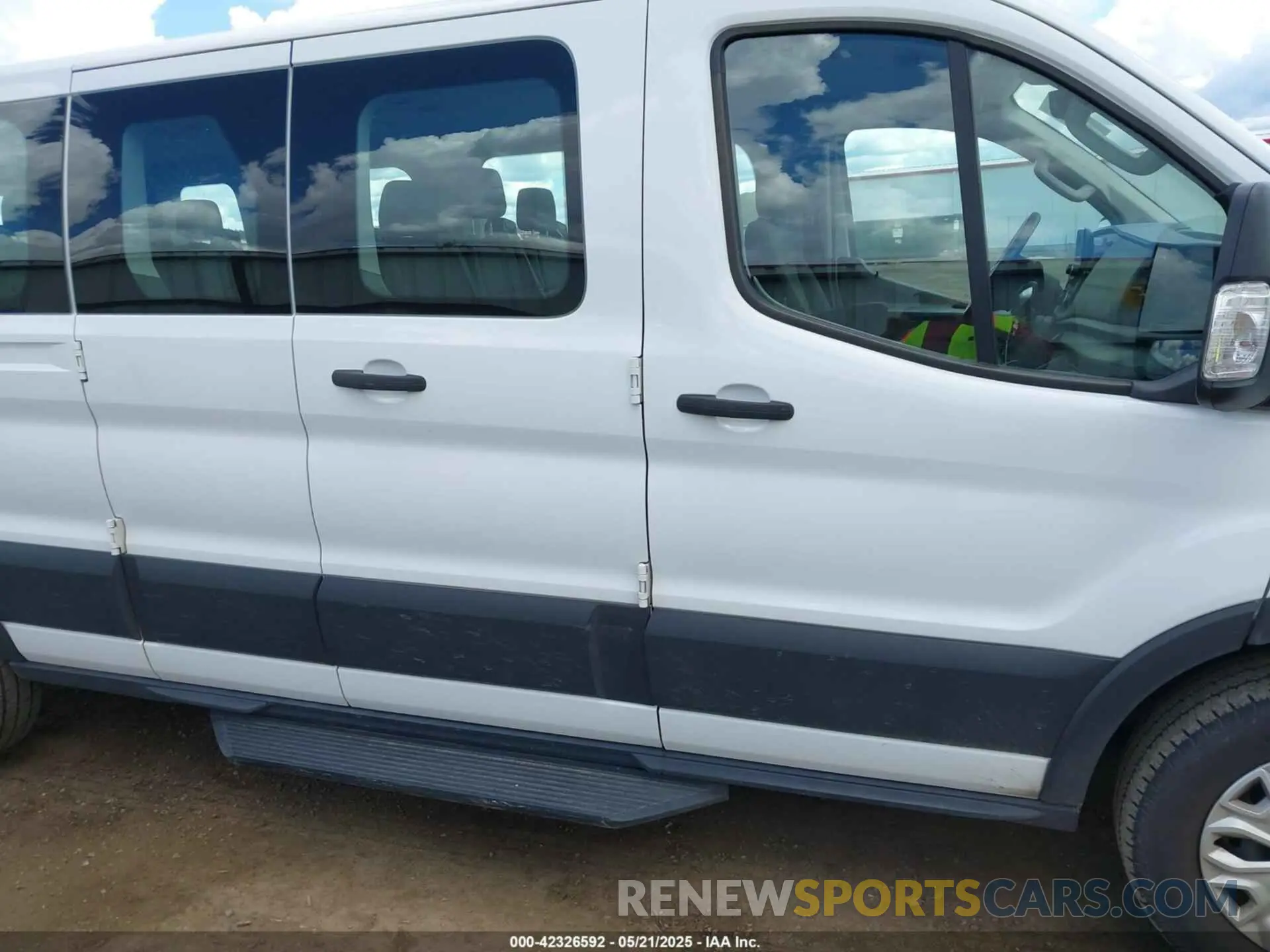 13 Photograph of a damaged car 1FBAX2Y81LKA24519 FORD TRANSIT-350 PASSENGER VAN 2020