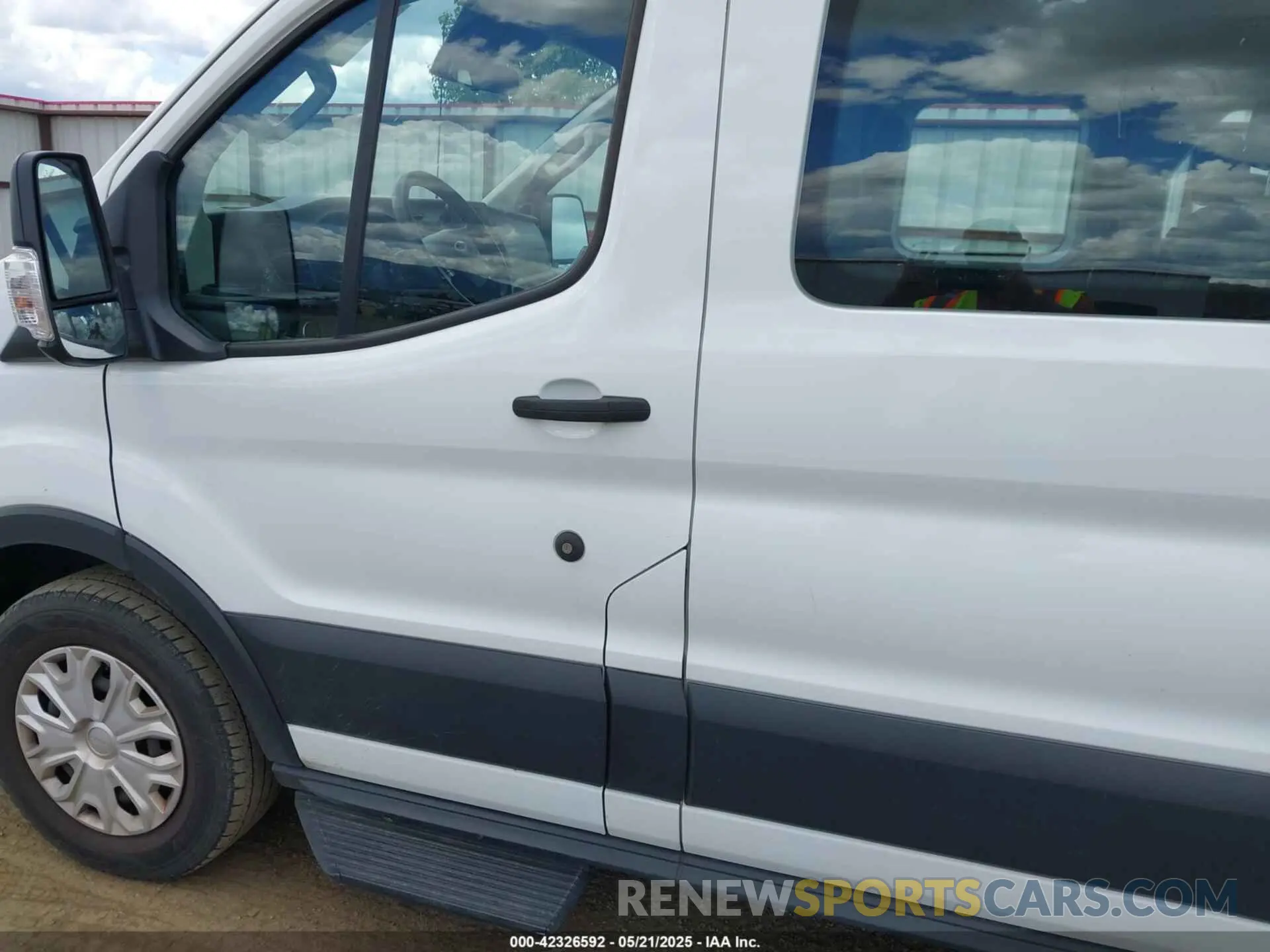 14 Photograph of a damaged car 1FBAX2Y81LKA24519 FORD TRANSIT-350 PASSENGER VAN 2020