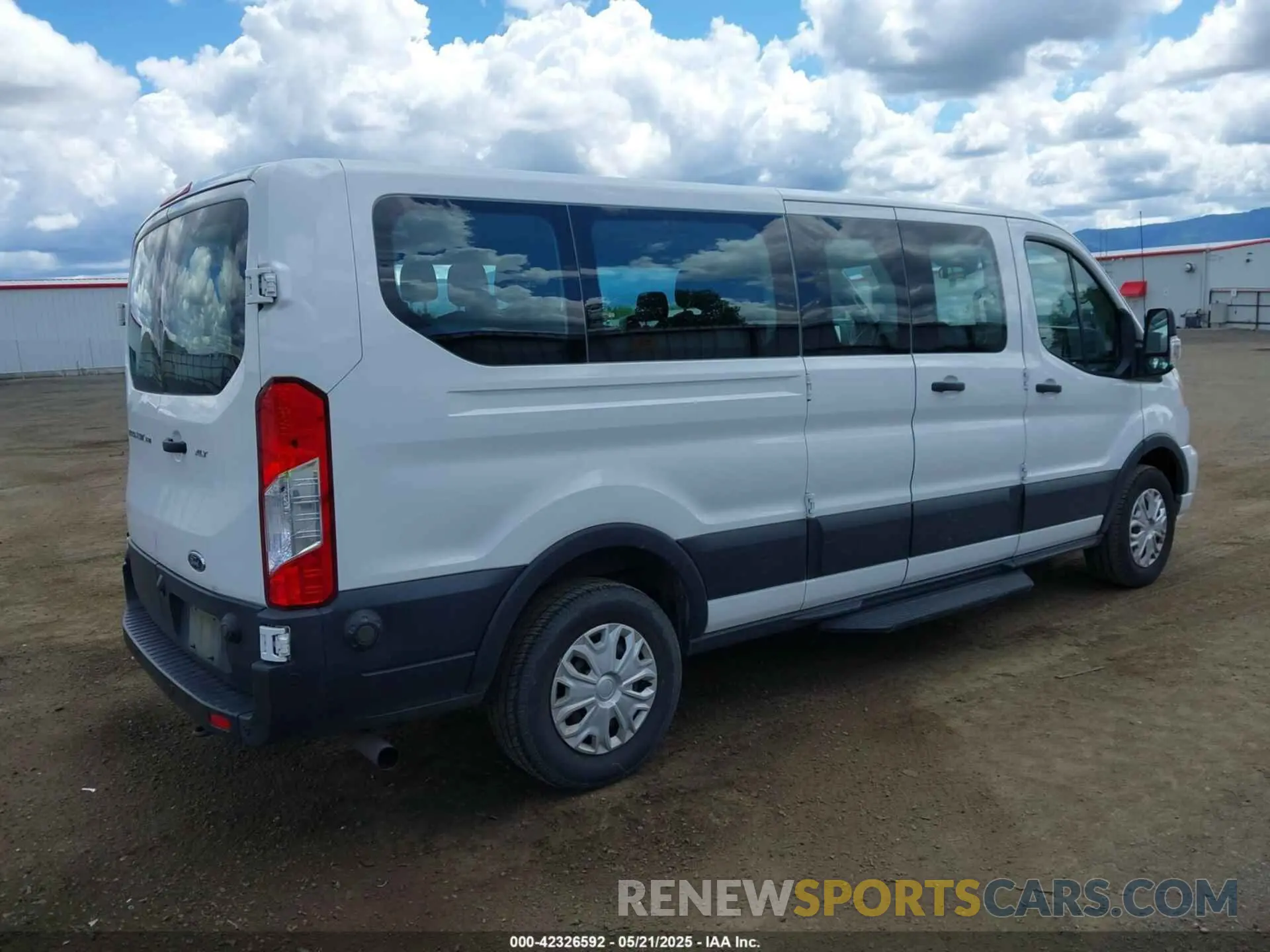 4 Photograph of a damaged car 1FBAX2Y81LKA24519 FORD TRANSIT-350 PASSENGER VAN 2020