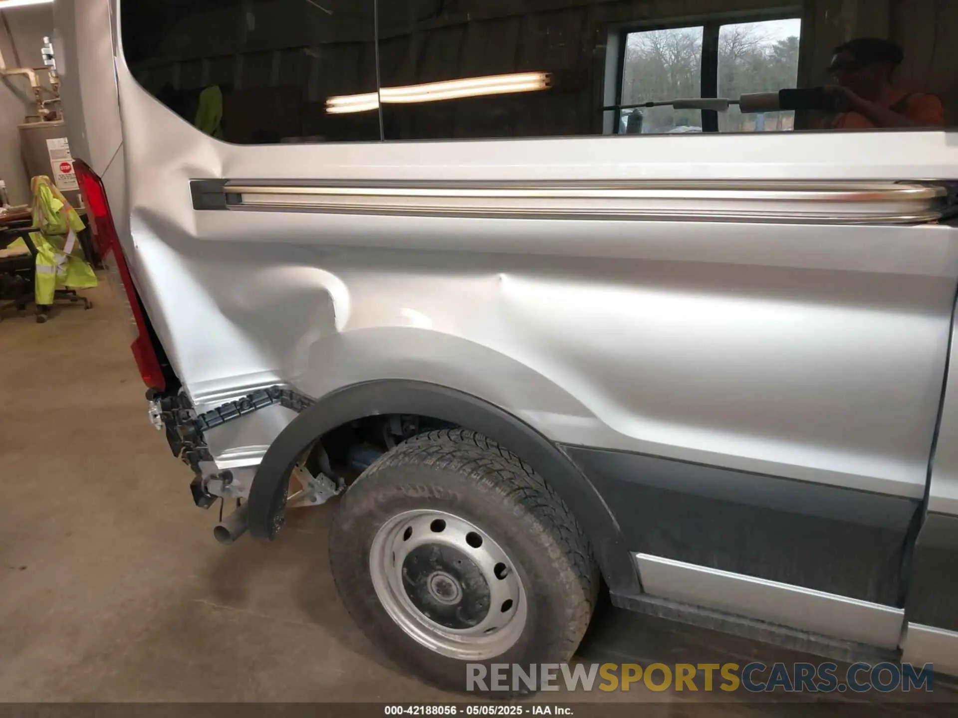 6 Photograph of a damaged car 1FBAX2Y87LKB00485 FORD TRANSIT-350 PASSENGER VAN 2020
