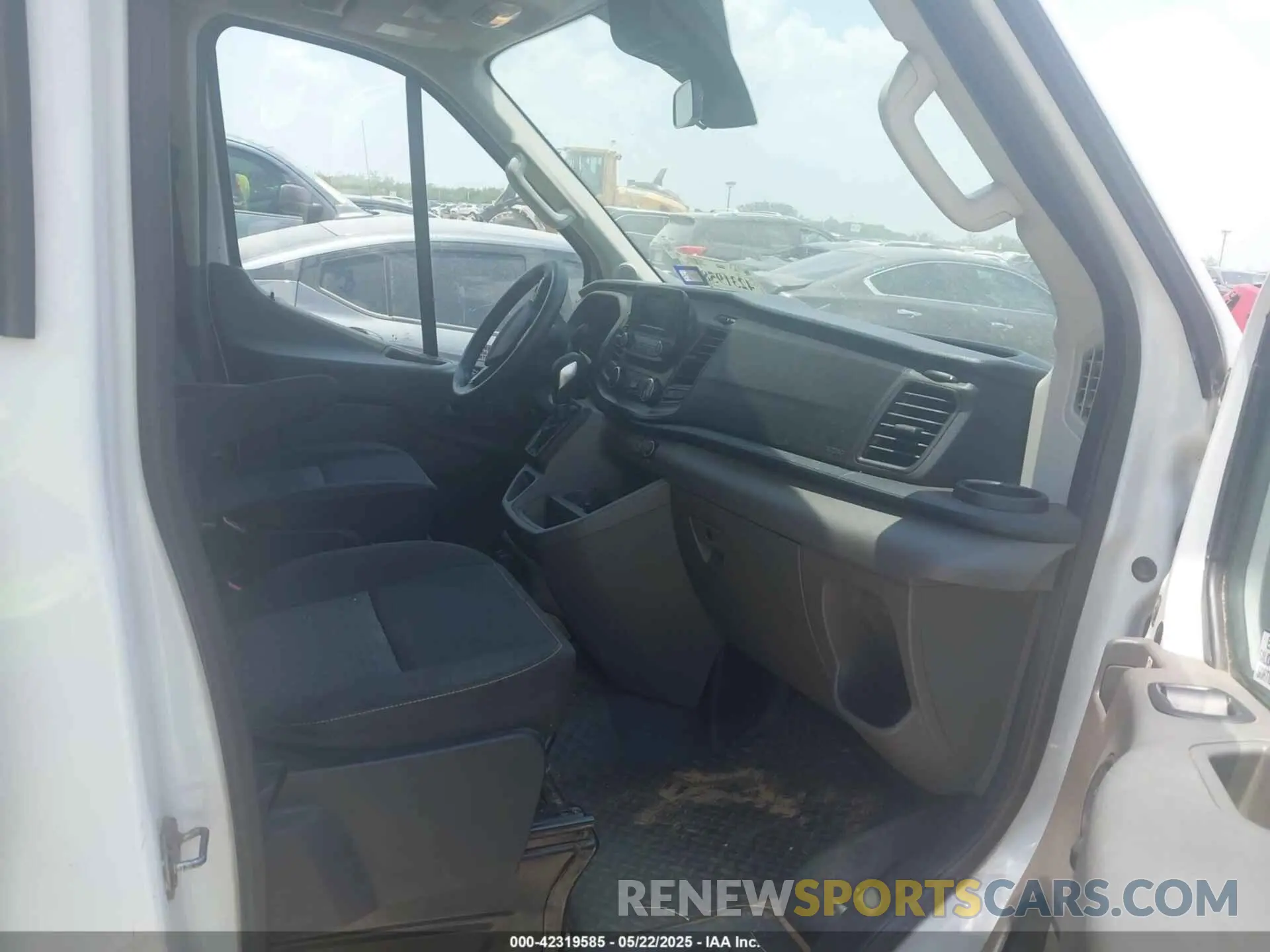 5 Photograph of a damaged car 1FBVU4XG4LKA13528 FORD TRANSIT-350 PASSENGER VAN 2020
