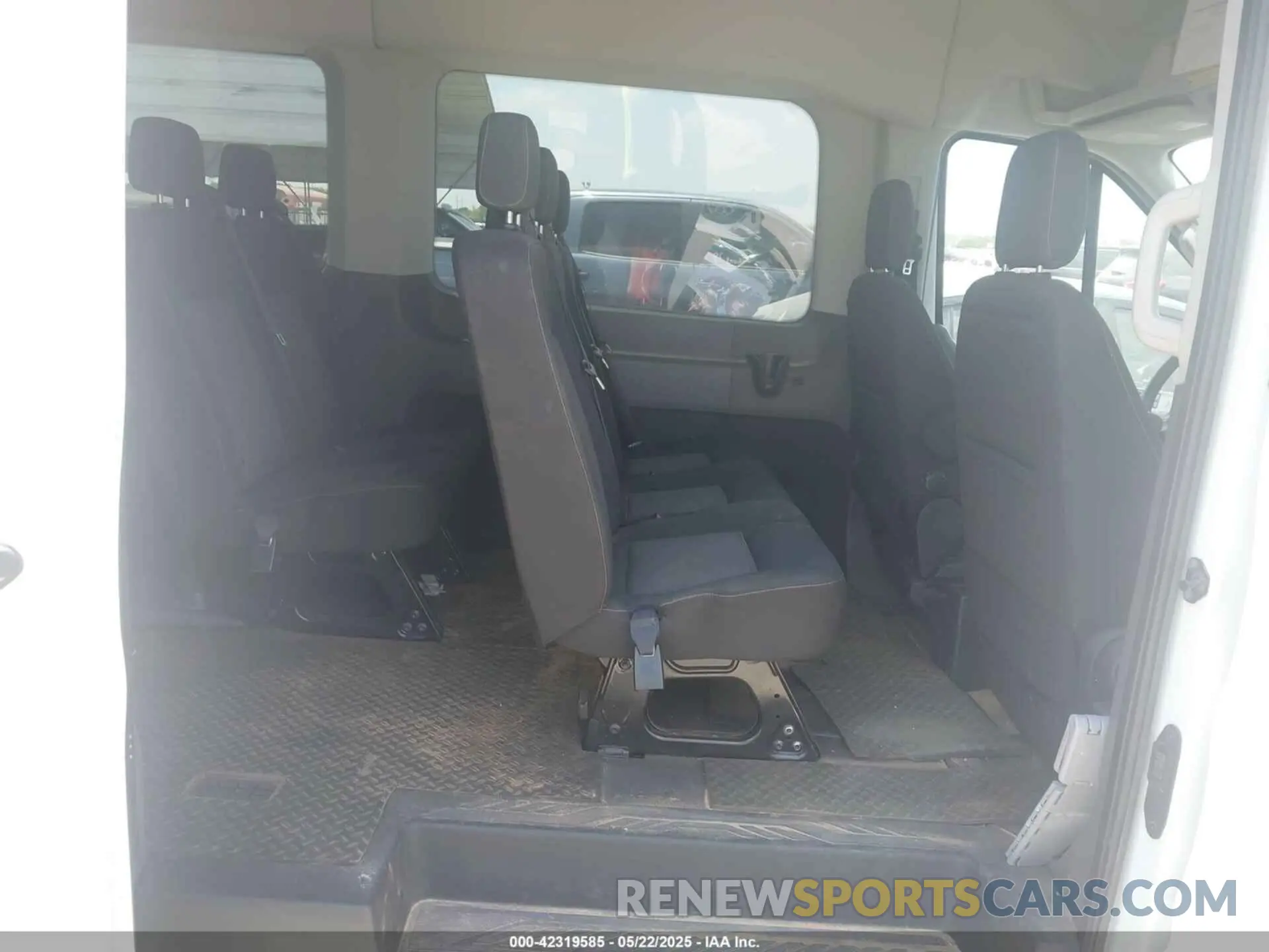 8 Photograph of a damaged car 1FBVU4XG4LKA13528 FORD TRANSIT-350 PASSENGER VAN 2020