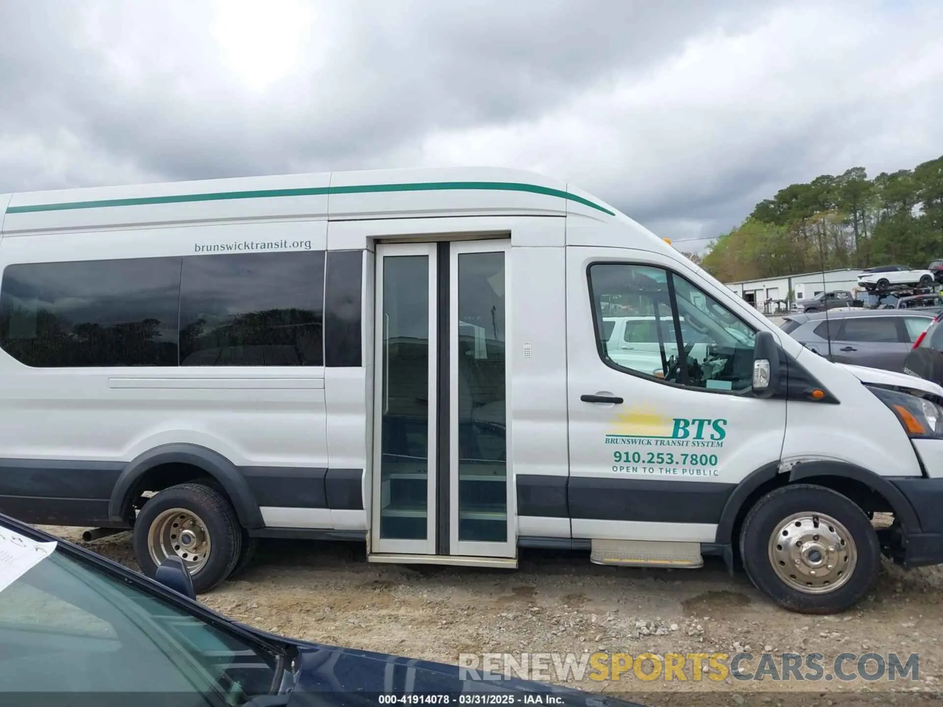13 Photograph of a damaged car 1FDVU4X82LKA02186 FORD TRANSIT-350 PASSENGER VAN 2020