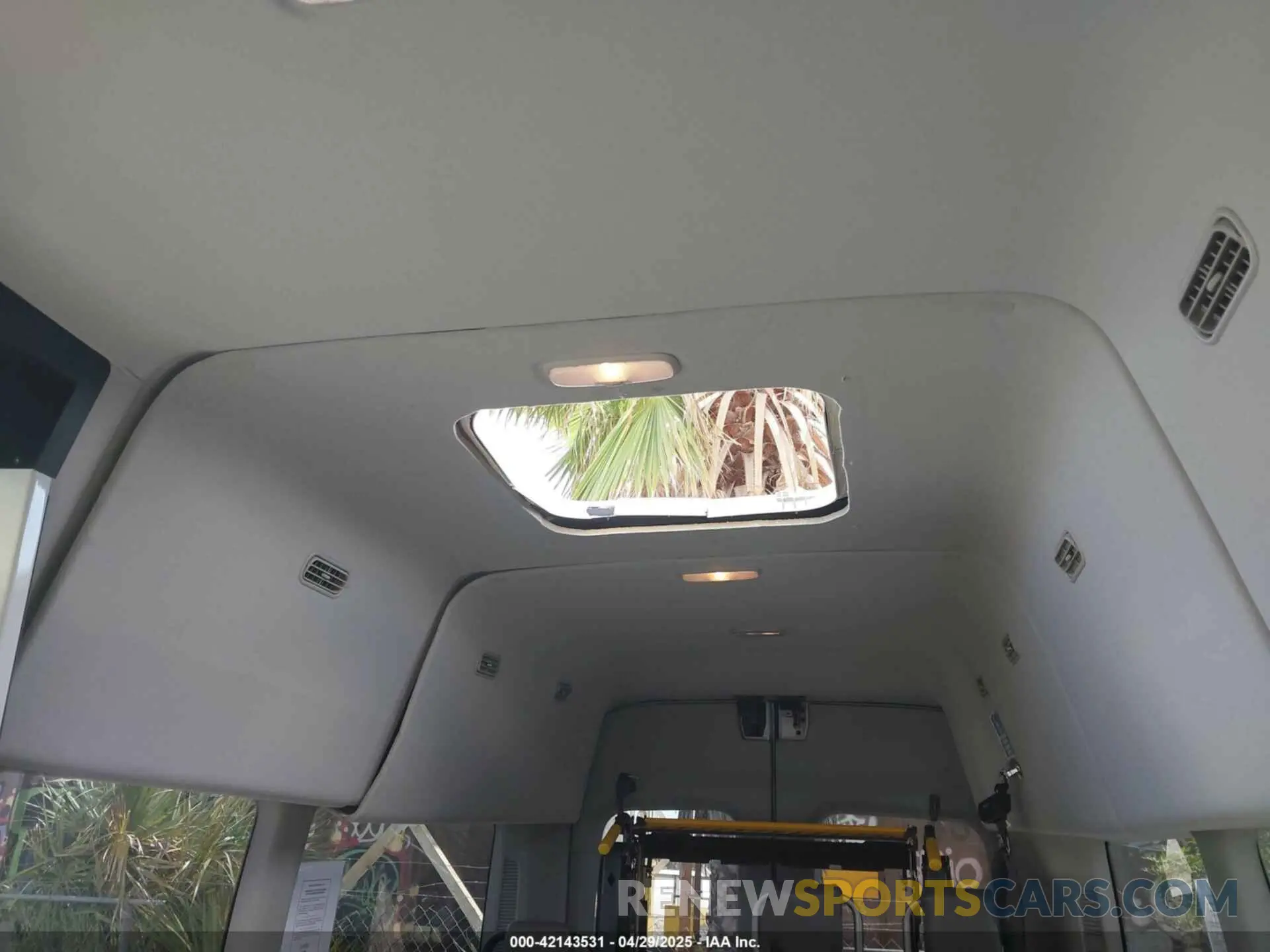 11 Фотография поврежденного автомобиля 1FDVU4X8XLKB61876 FORD TRANSIT-350 PASSENGER VAN 2020