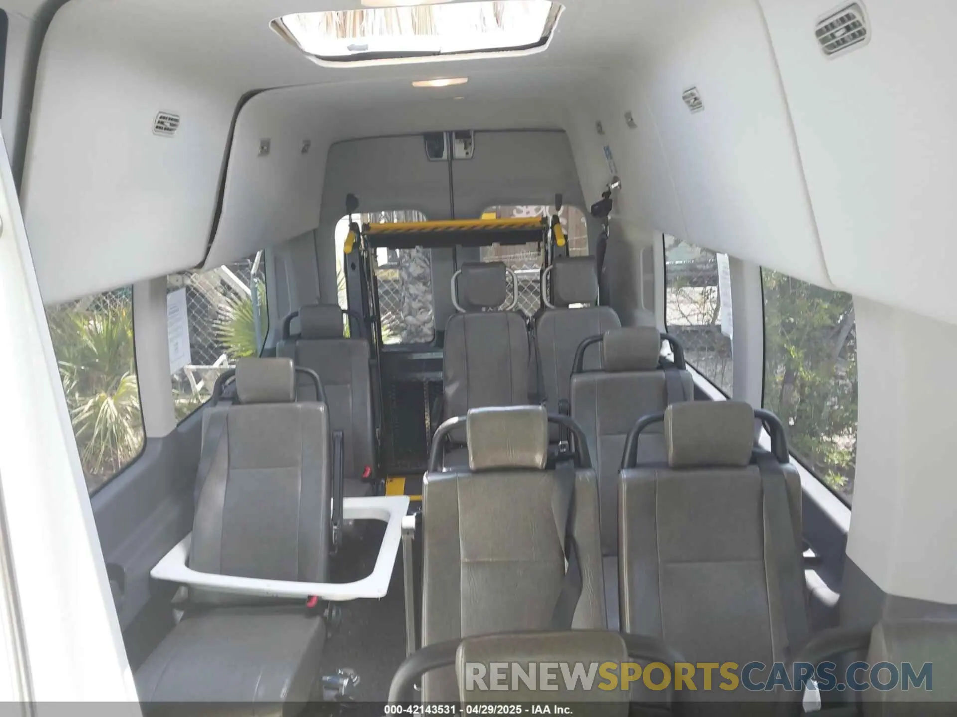 6 Фотография поврежденного автомобиля 1FDVU4X8XLKB61876 FORD TRANSIT-350 PASSENGER VAN 2020
